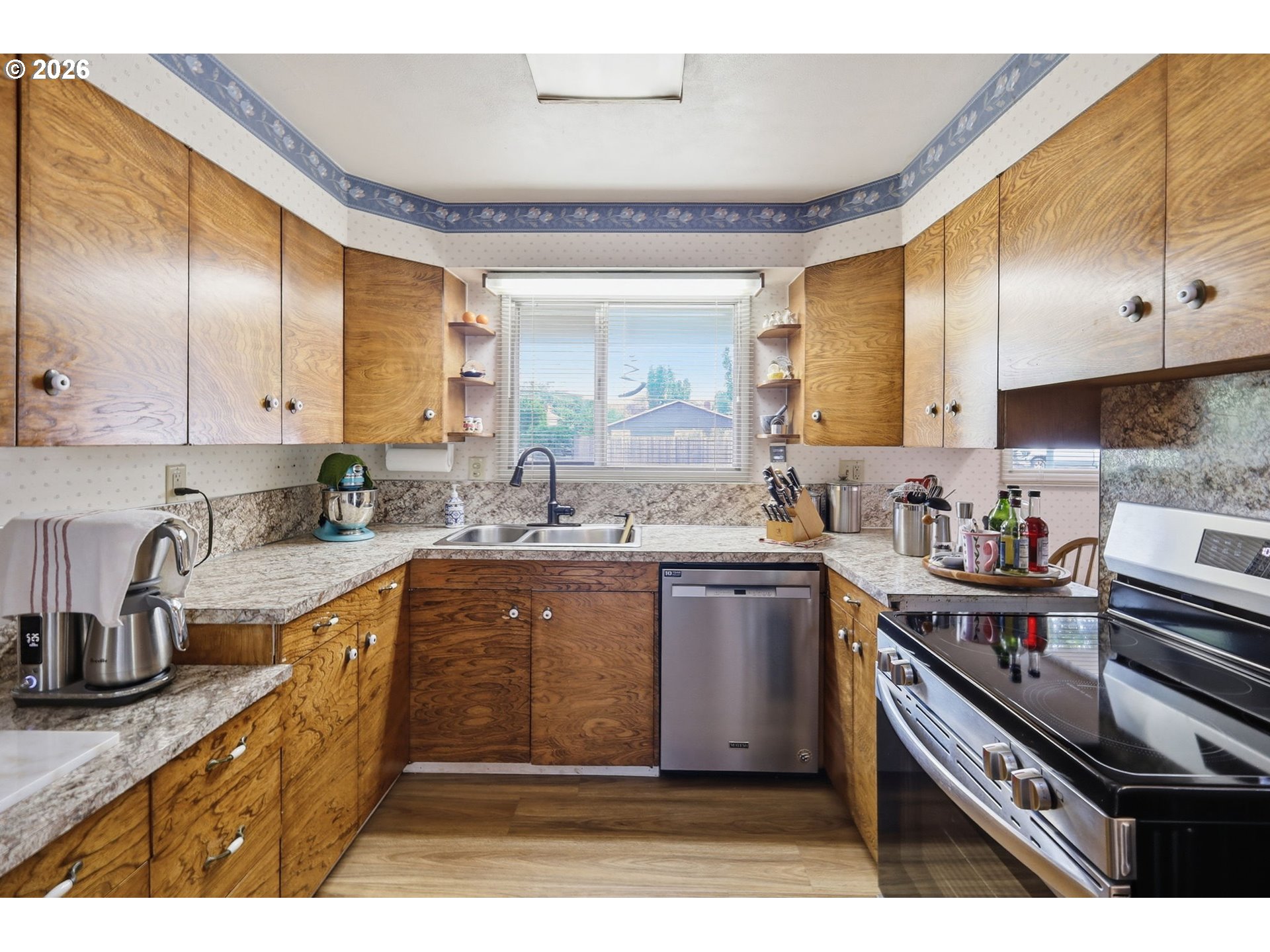 1504 Green Acres Rd Property Photo 10