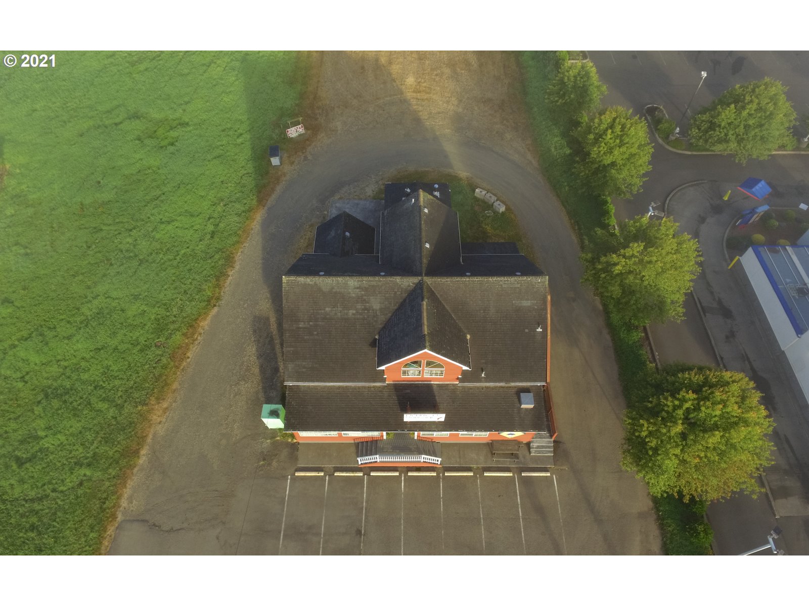 2210 N Main Ave Property Photo 5