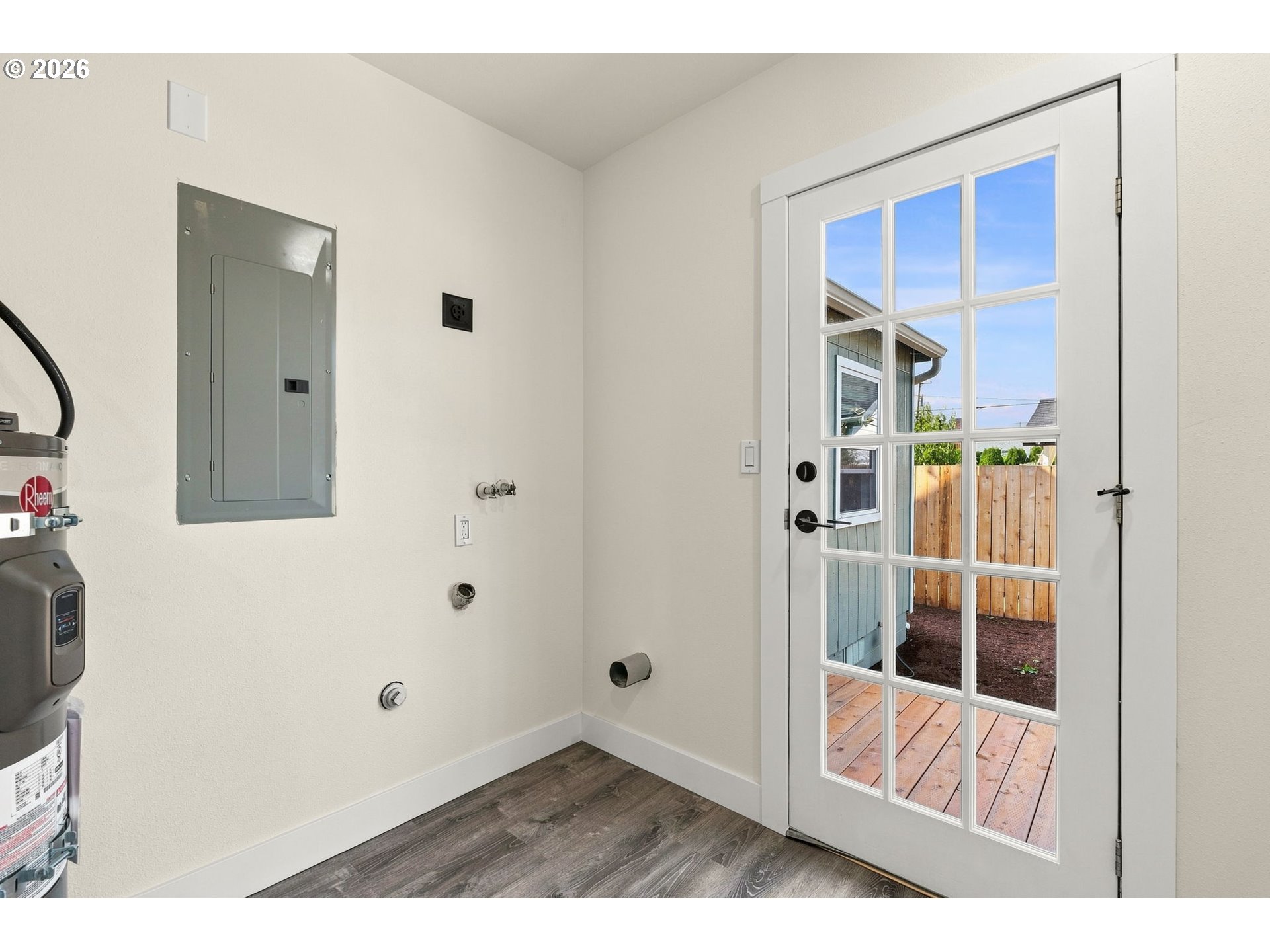 187 37th St Property Photo 17