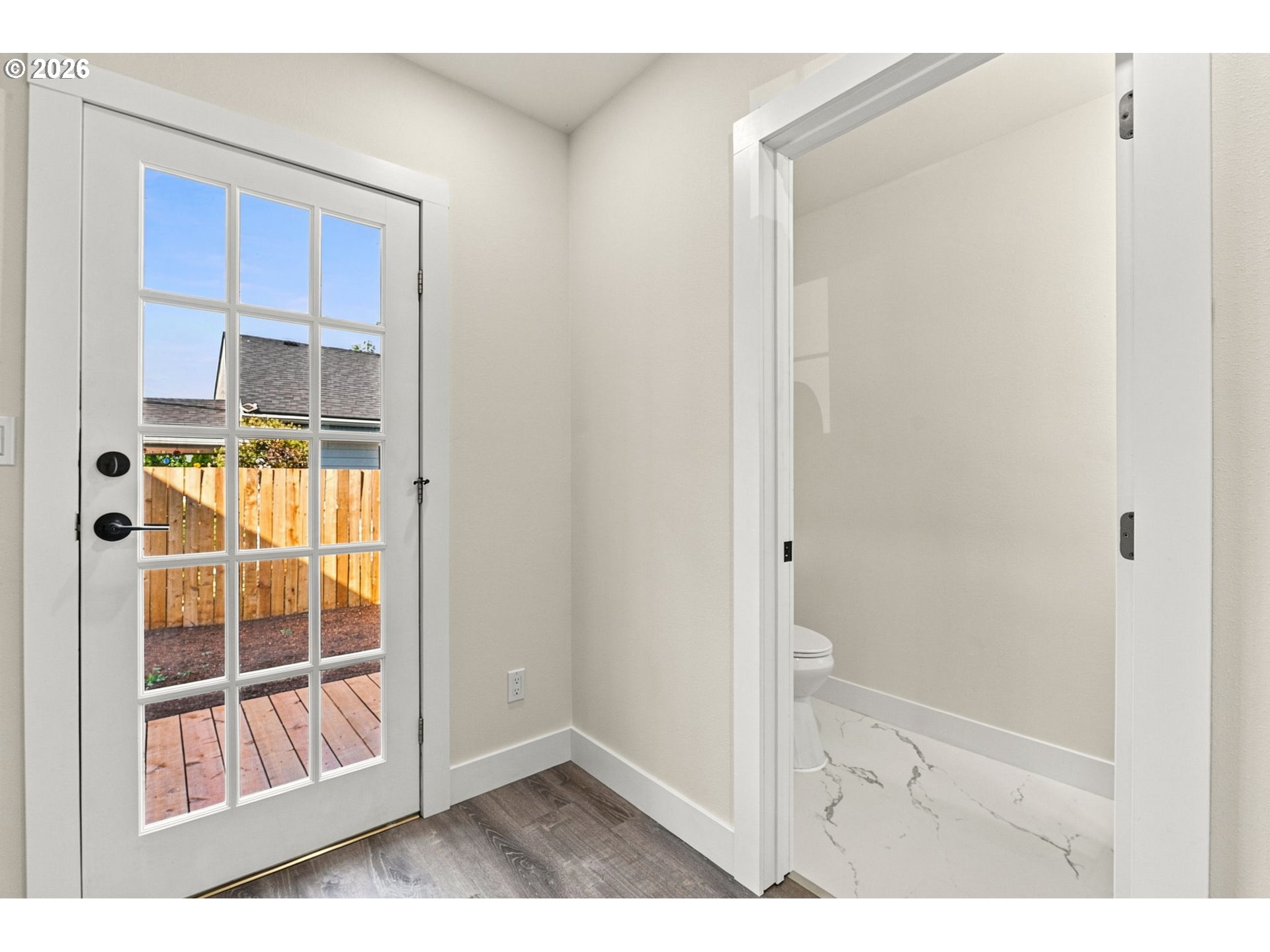 187 37th St Property Photo 18