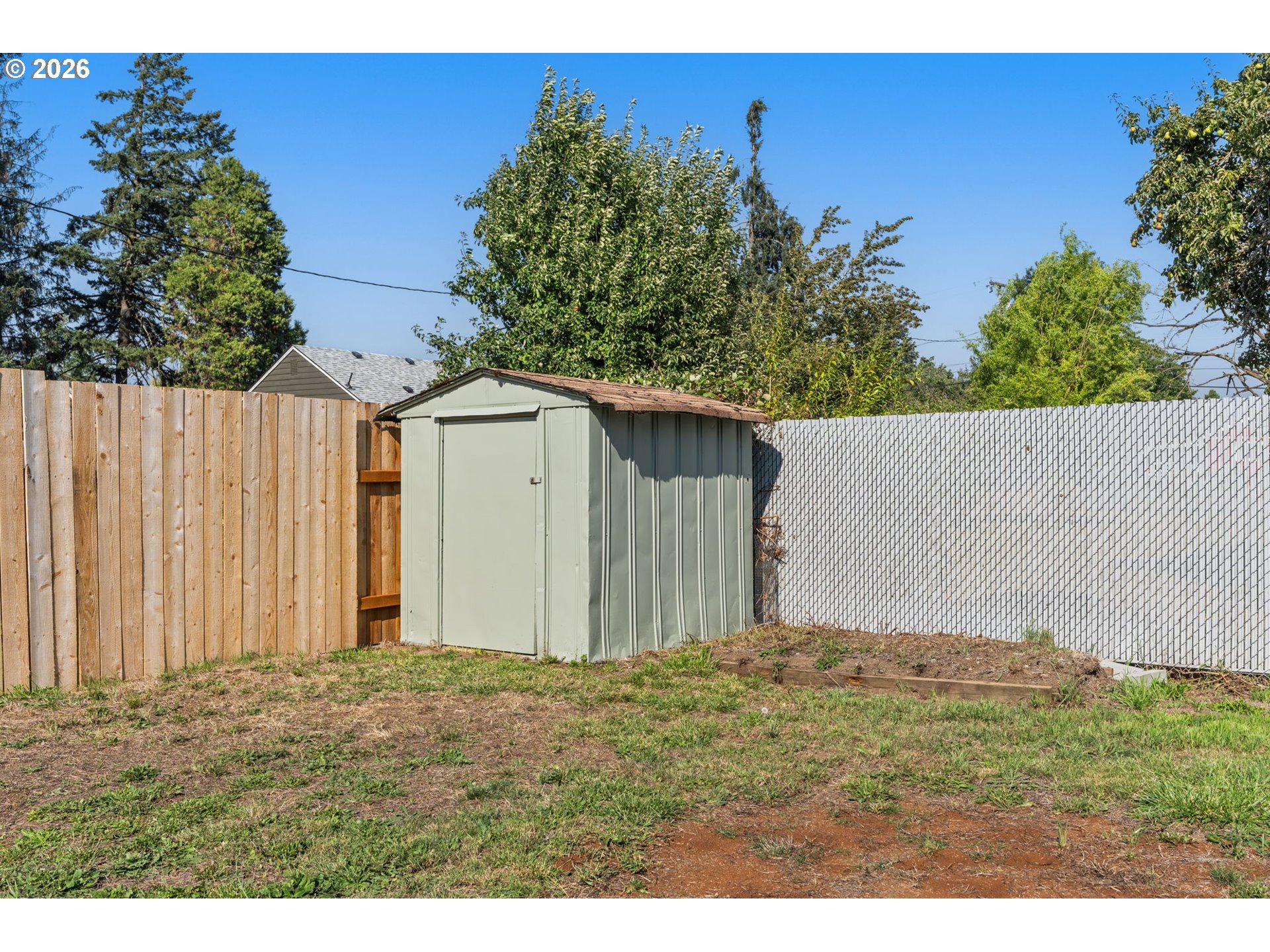 187 37th St Property Photo 32