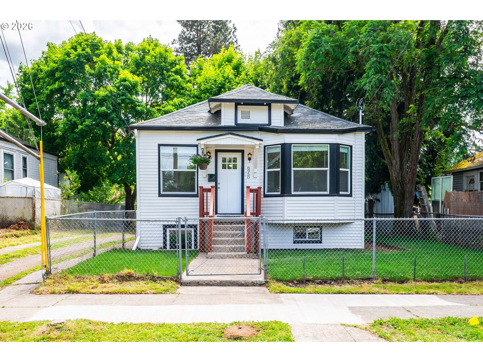 8950 N Smith St Property Photo 1