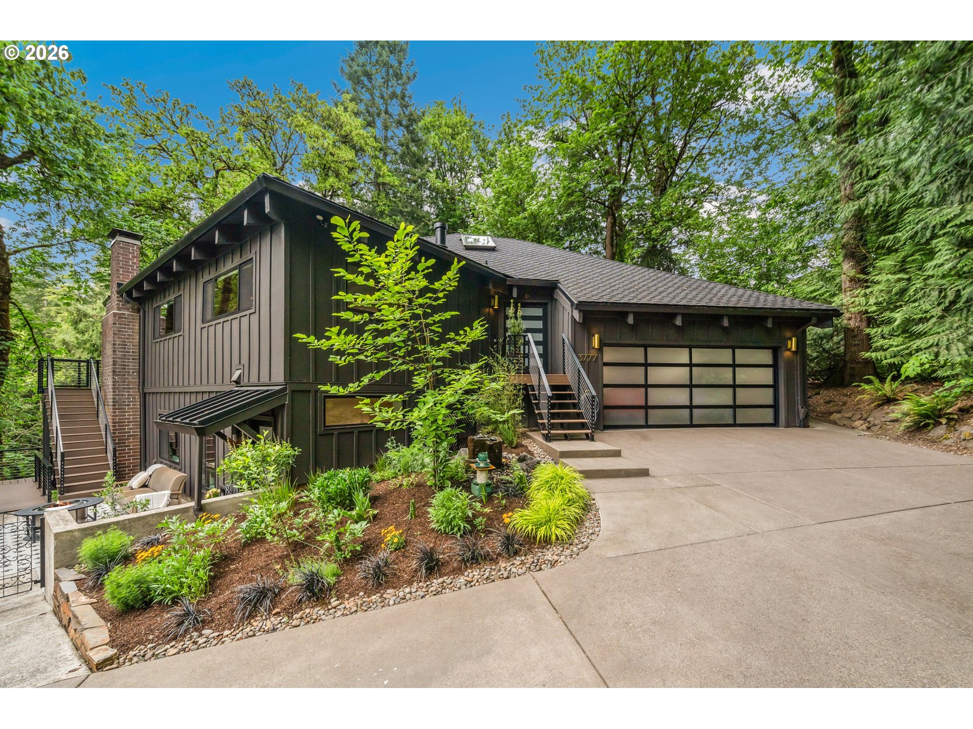 3777 Parkwood Way Property Photo 3