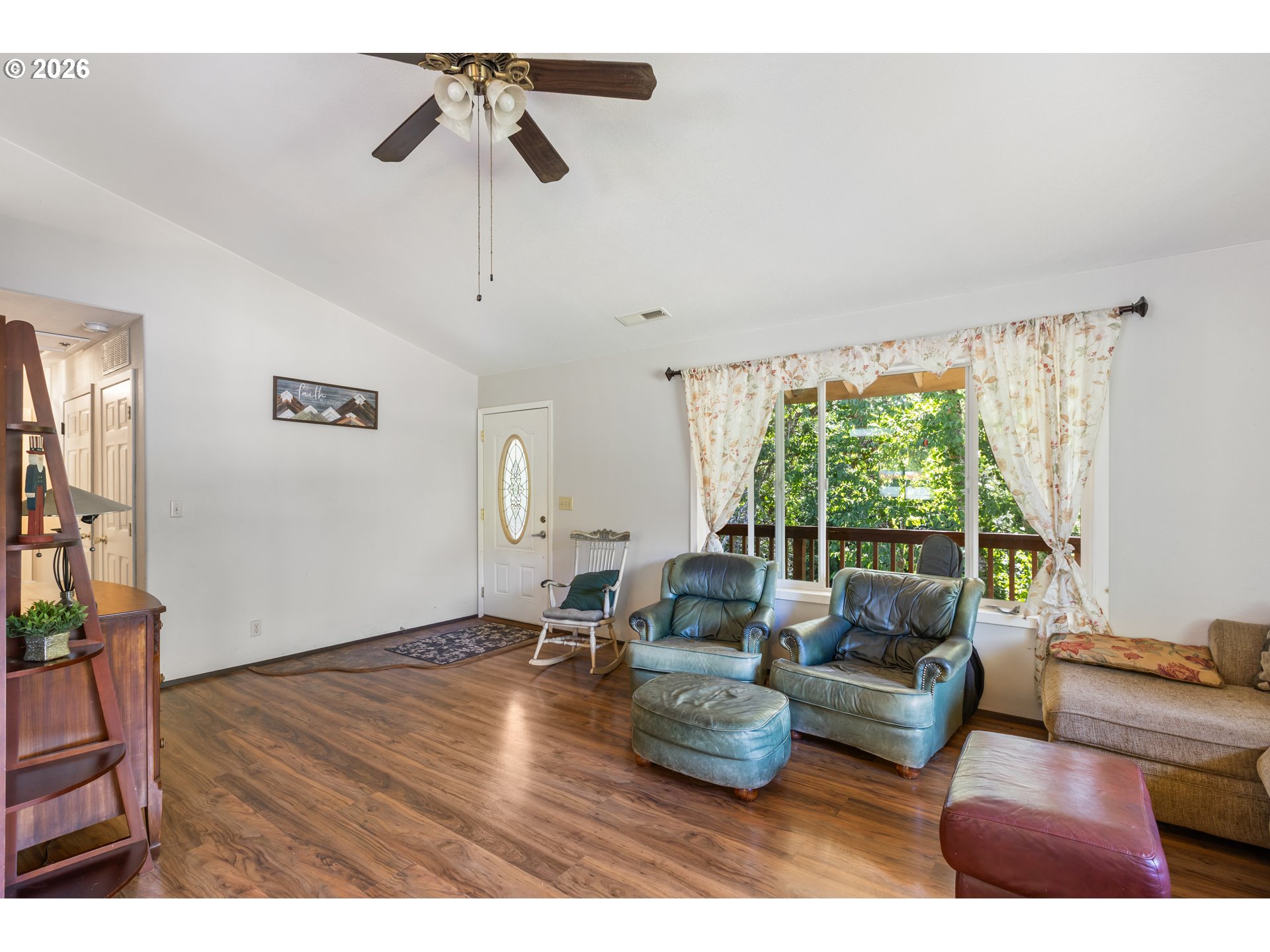 123 Burchard Dr Property Photo 5