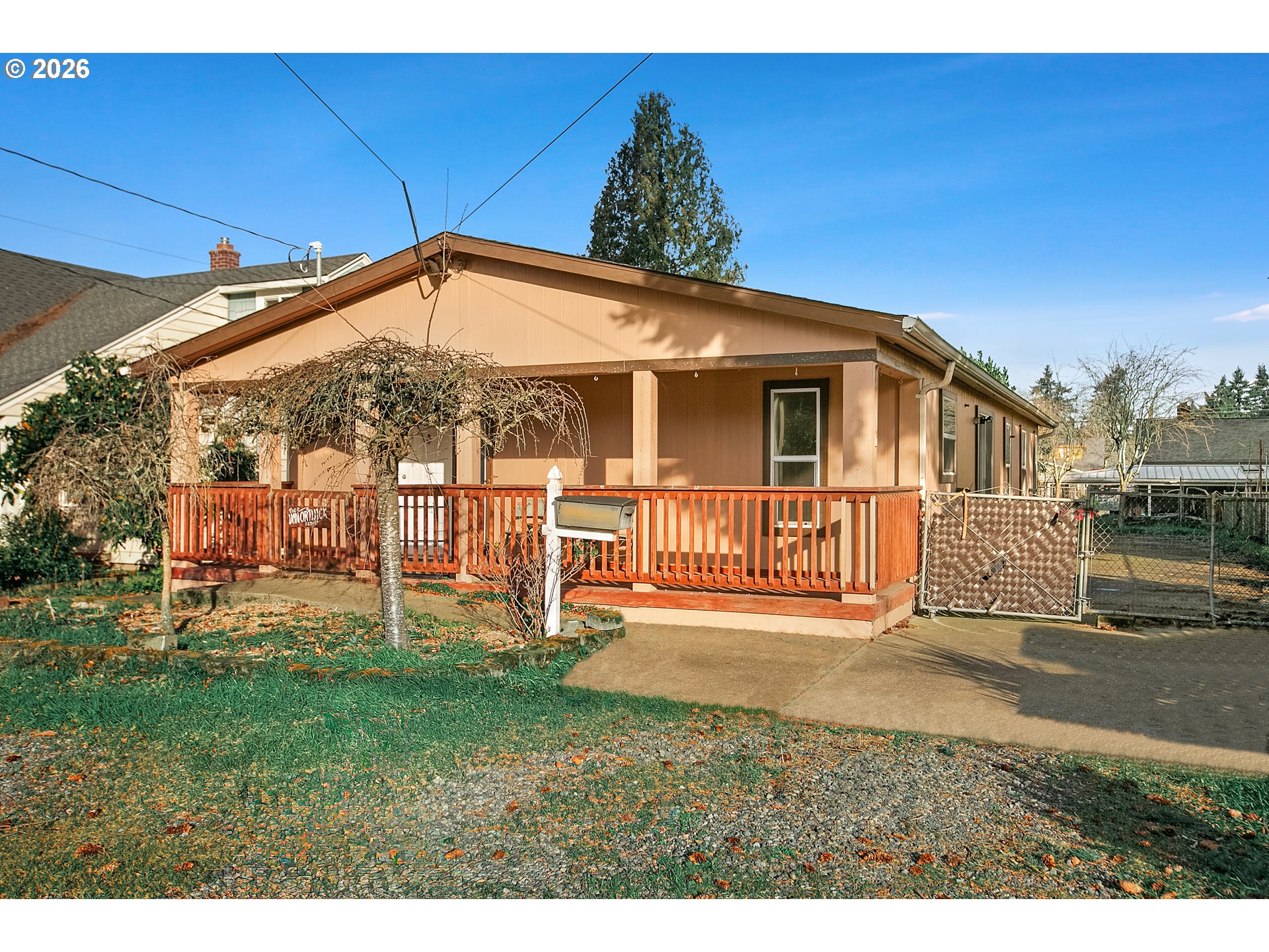 5517 Se Lexington St Property Photo 1
