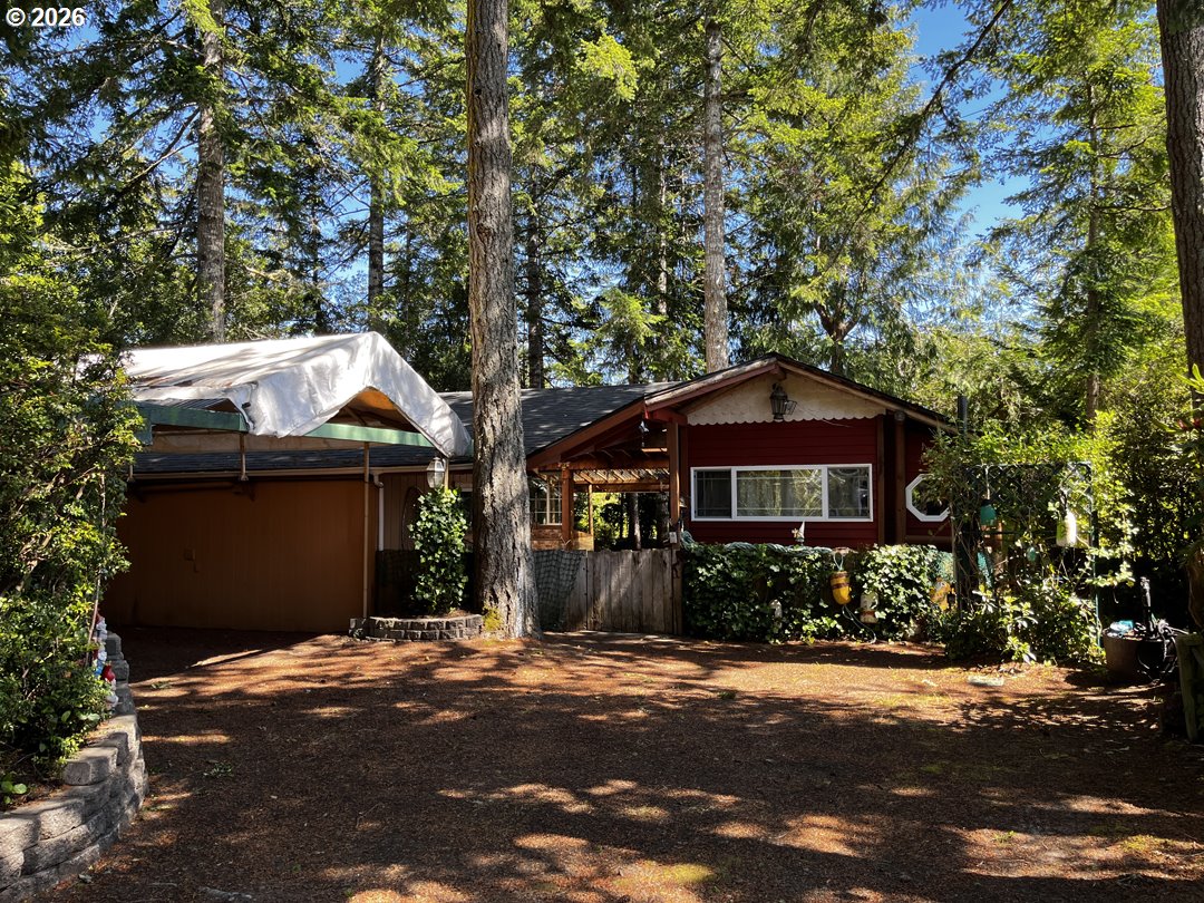 151 Outer Dr Property Photo 1