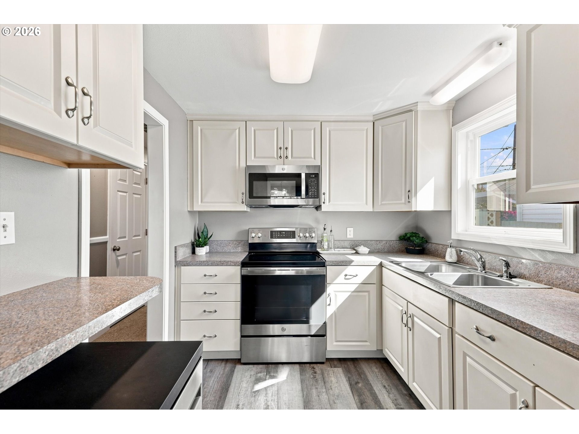 1323 Garden Way Property Photo 10