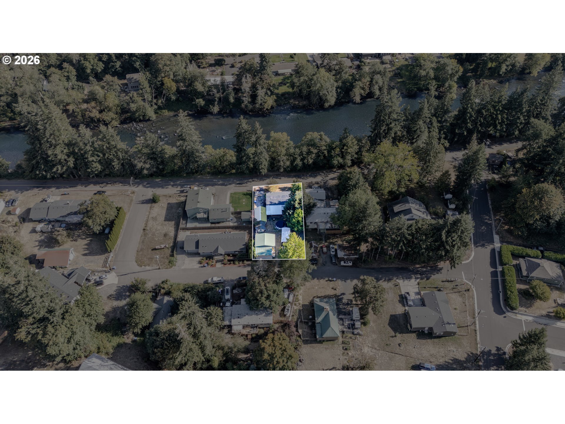 739 Nw River Rd Property Photo 2