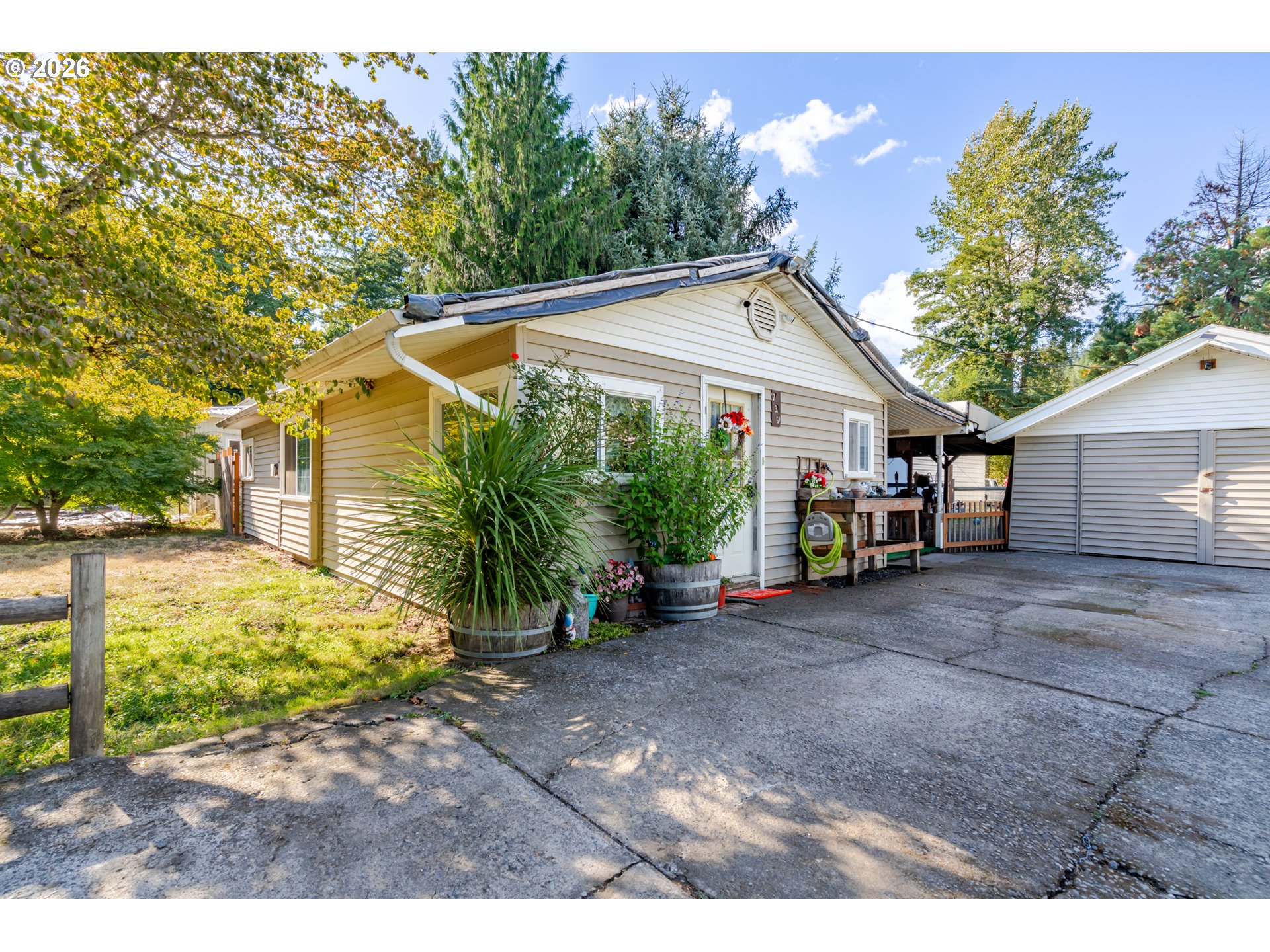 739 Nw River Rd Property Photo 4