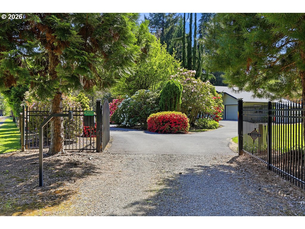 42000 Holden Creek Ln Property Photo 4