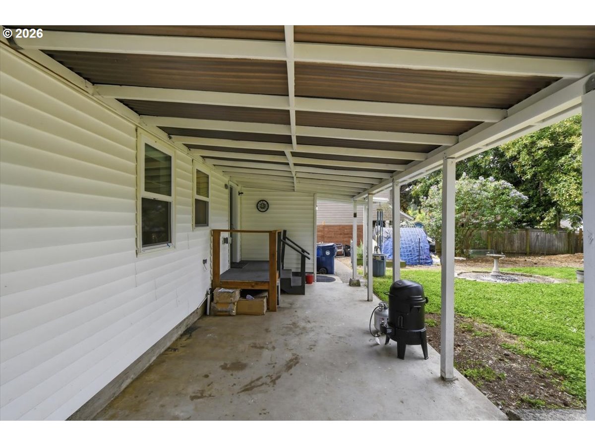 731 Nw Hill St Property Photo 27