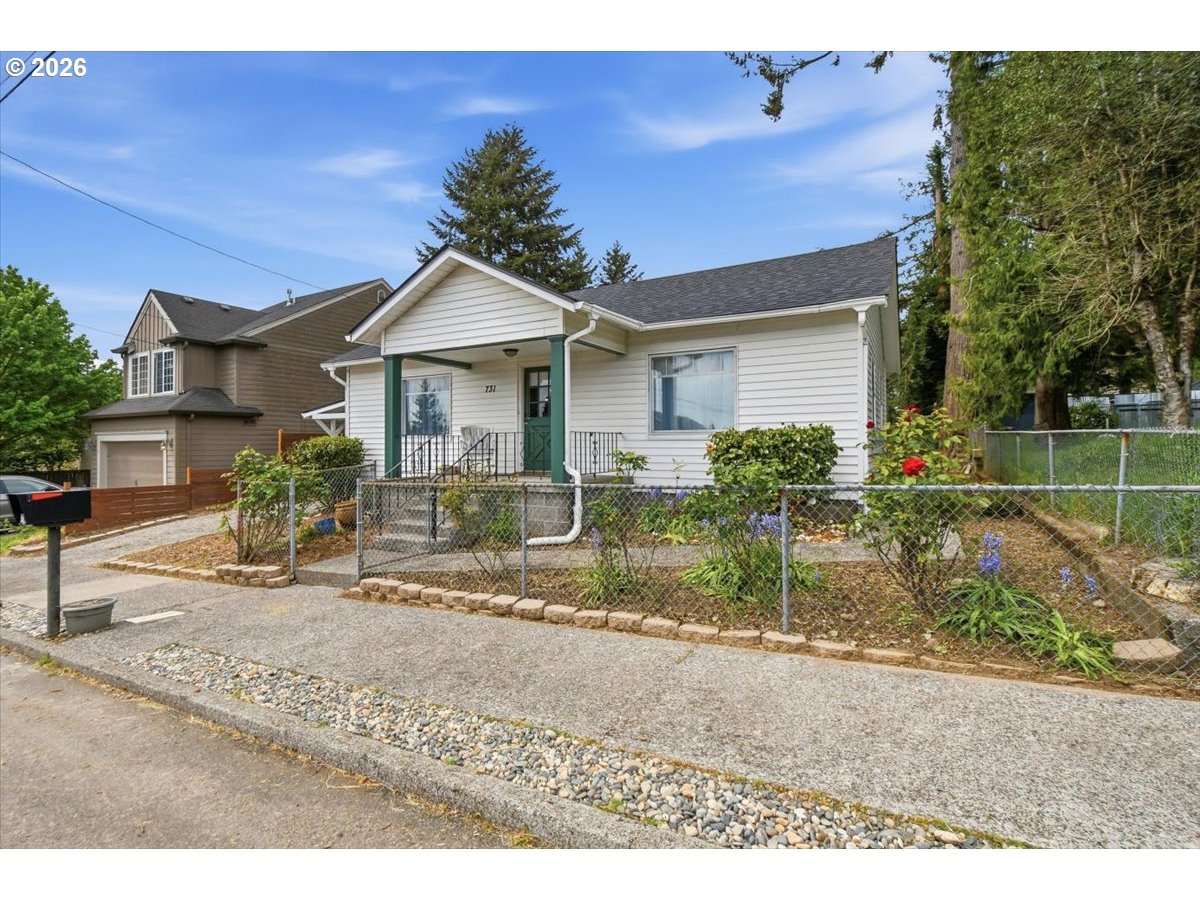 731 Nw Hill St Property Photo 31