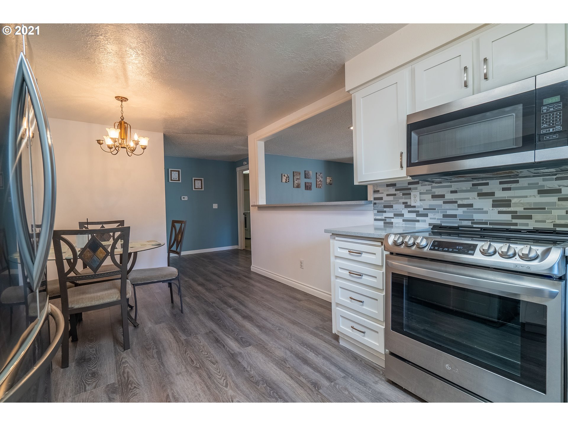 270 Brink Ct Property Photo 9
