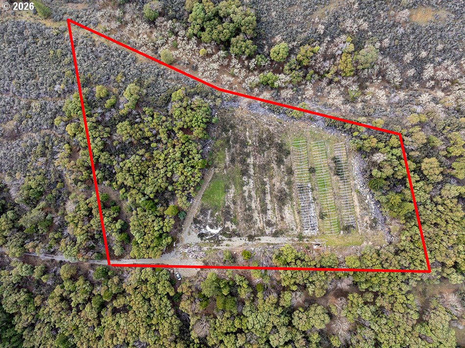 18101 N Applegate Rd Property Photo 4