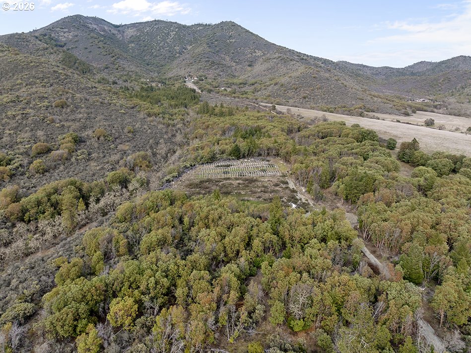 18101 N Applegate Rd Property Photo 5
