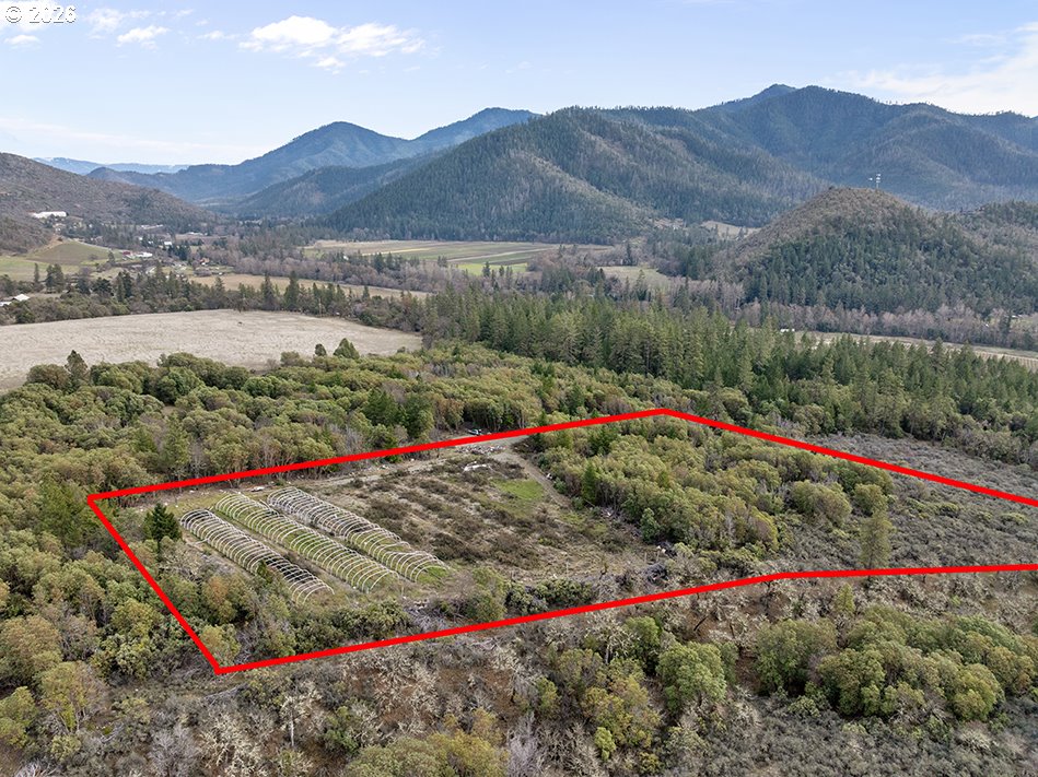 18101 N Applegate Rd Property Photo 16
