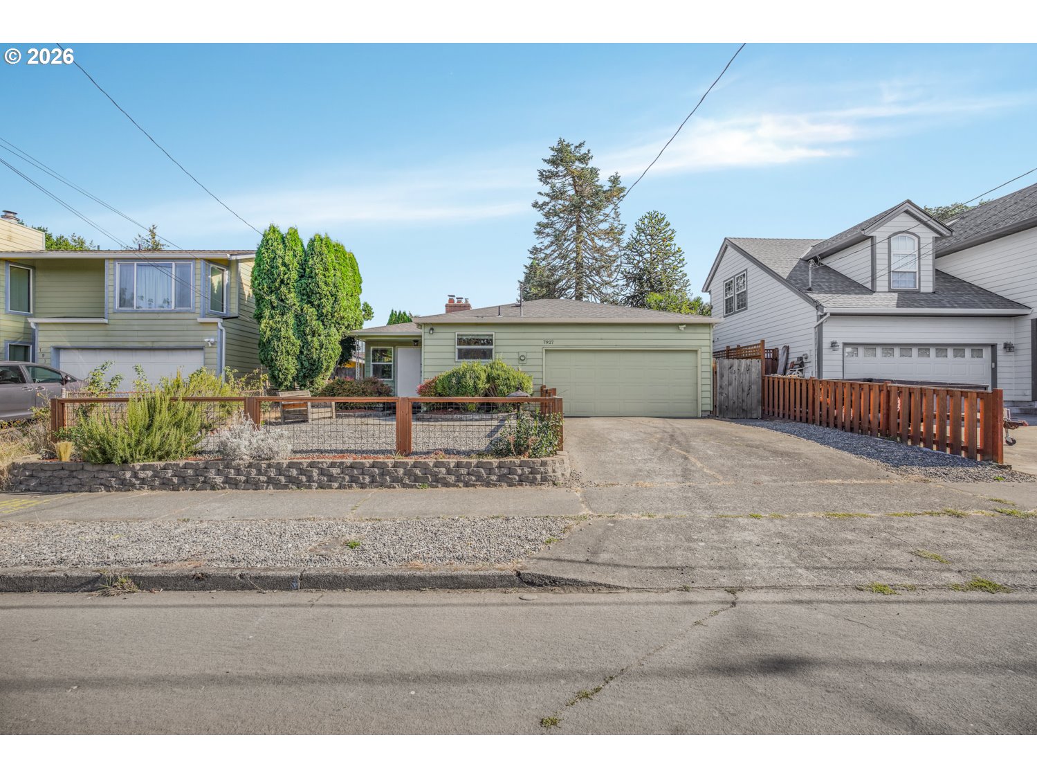 7927 N Edison St Property Photo 1