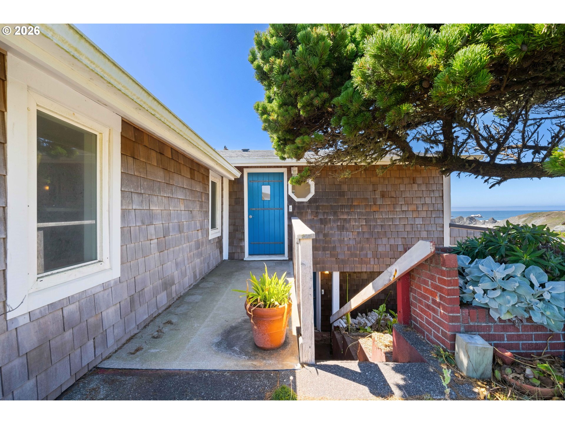 1370 Beach Loop Dr Property Photo 2