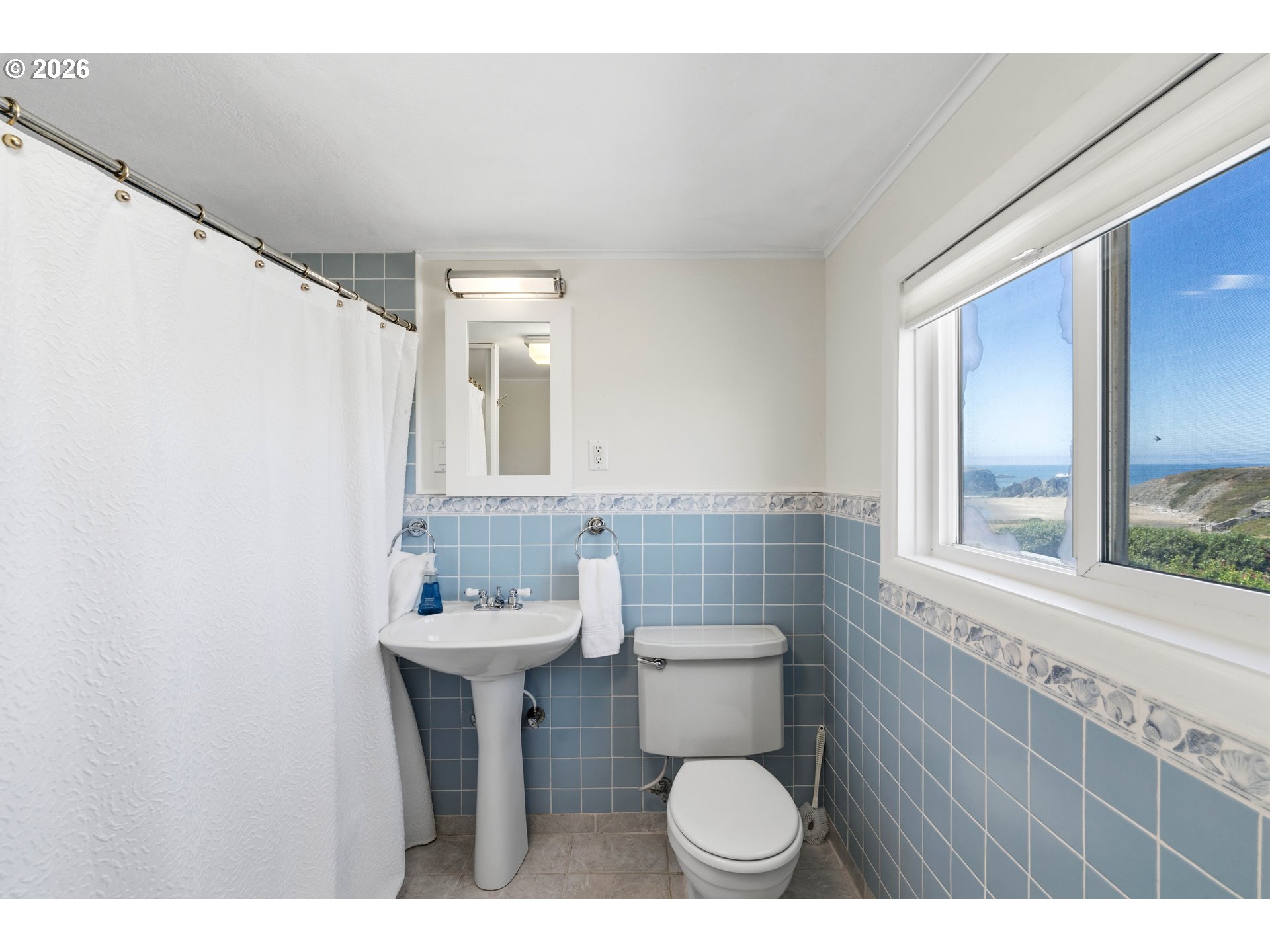 1370 Beach Loop Dr Property Photo 29