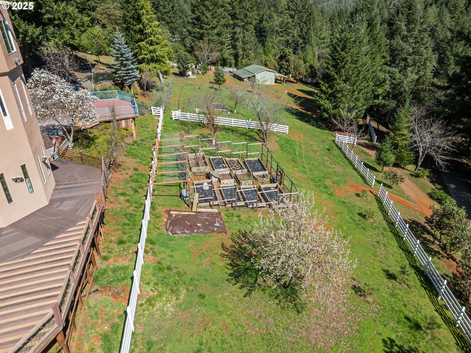 520 Brimstone Rd Property Photo 39