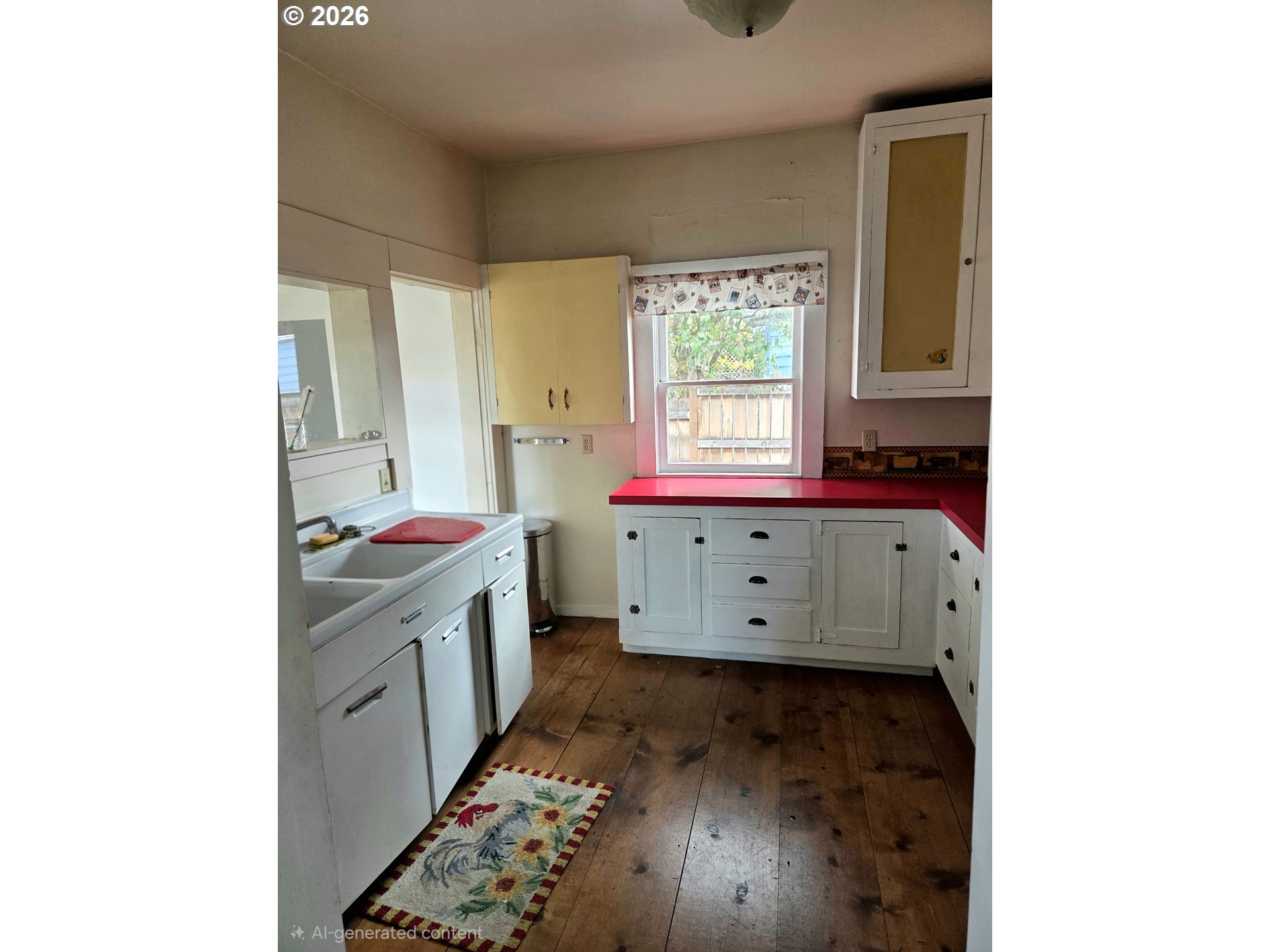 303 N Oregon St Property Photo 3