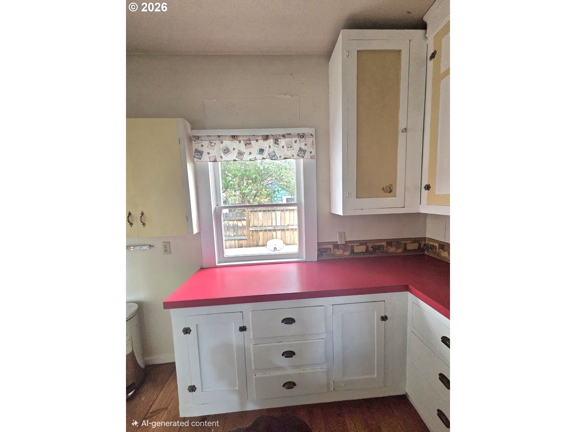 303 N Oregon St Property Photo 5
