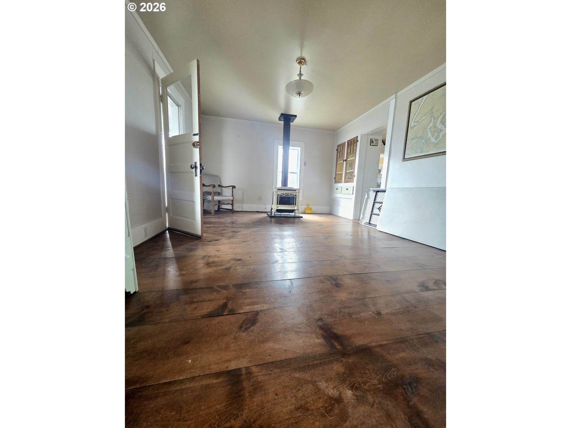 303 N Oregon St Property Photo 10