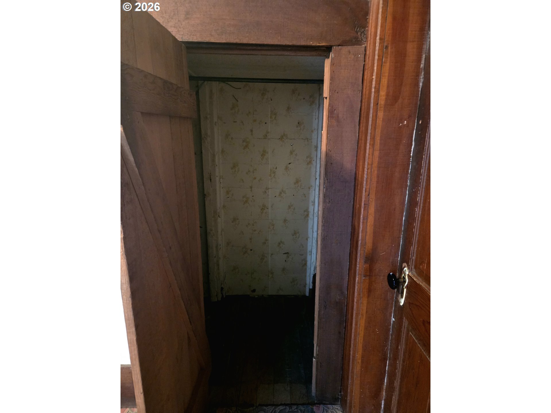 303 N Oregon St Property Photo 15