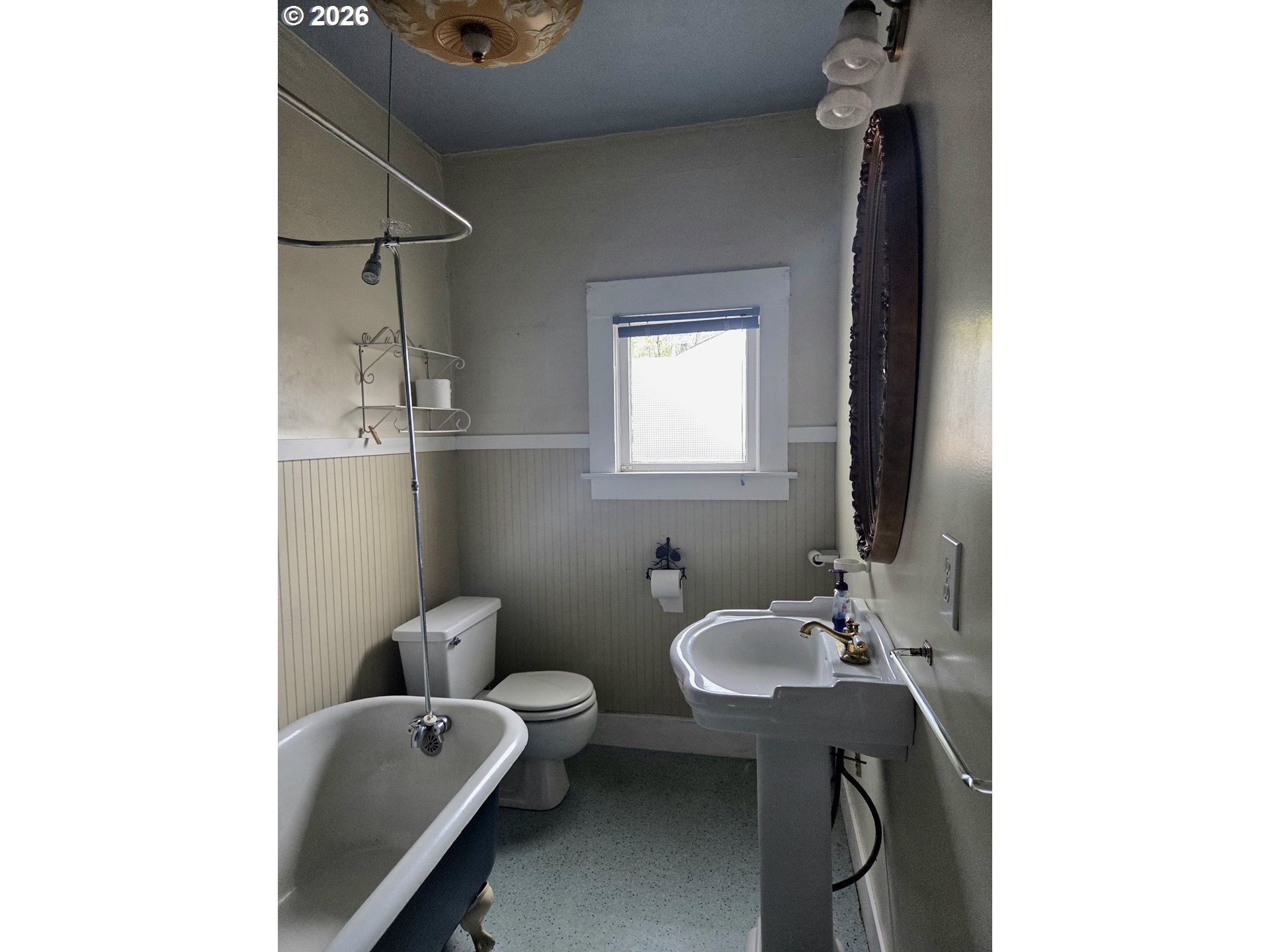 303 N Oregon St Property Photo 16