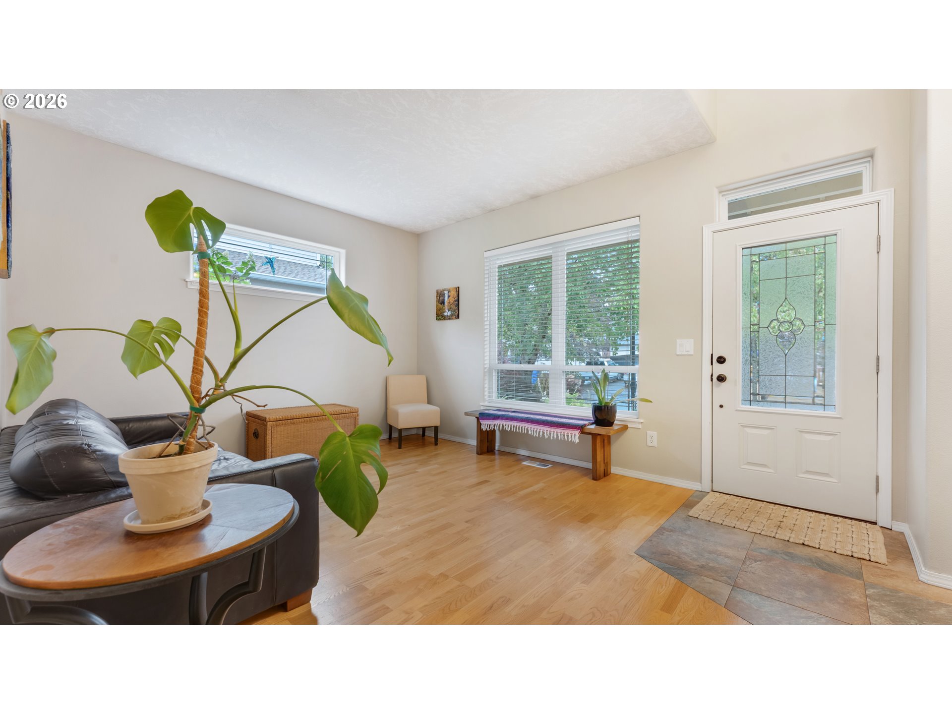 18283 Davis St Property Photo 4