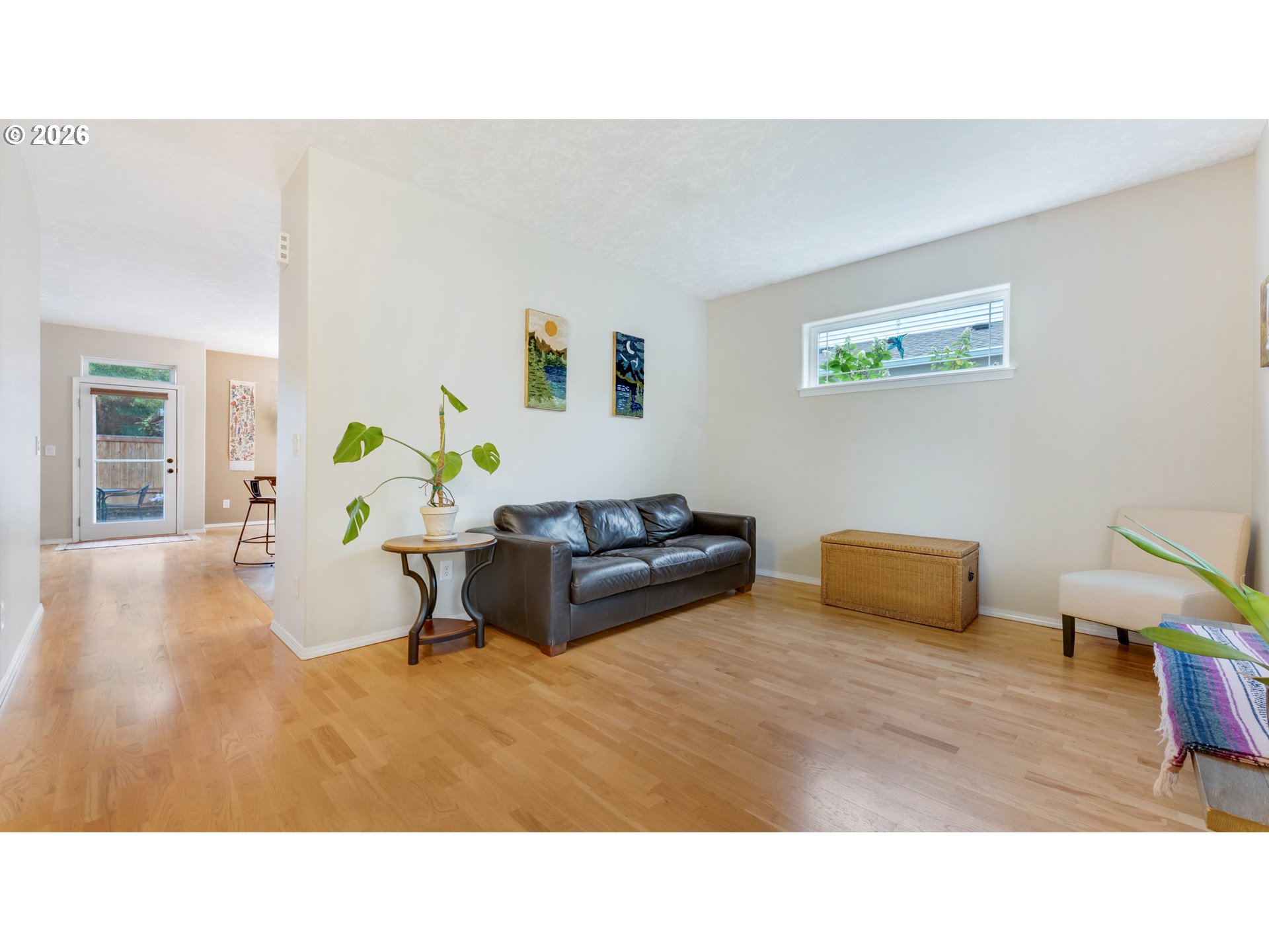 18283 Davis St Property Photo 5