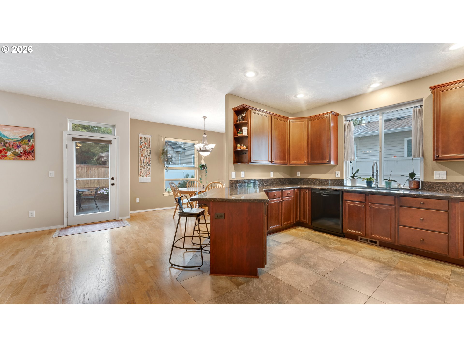 18283 Davis St Property Photo 7