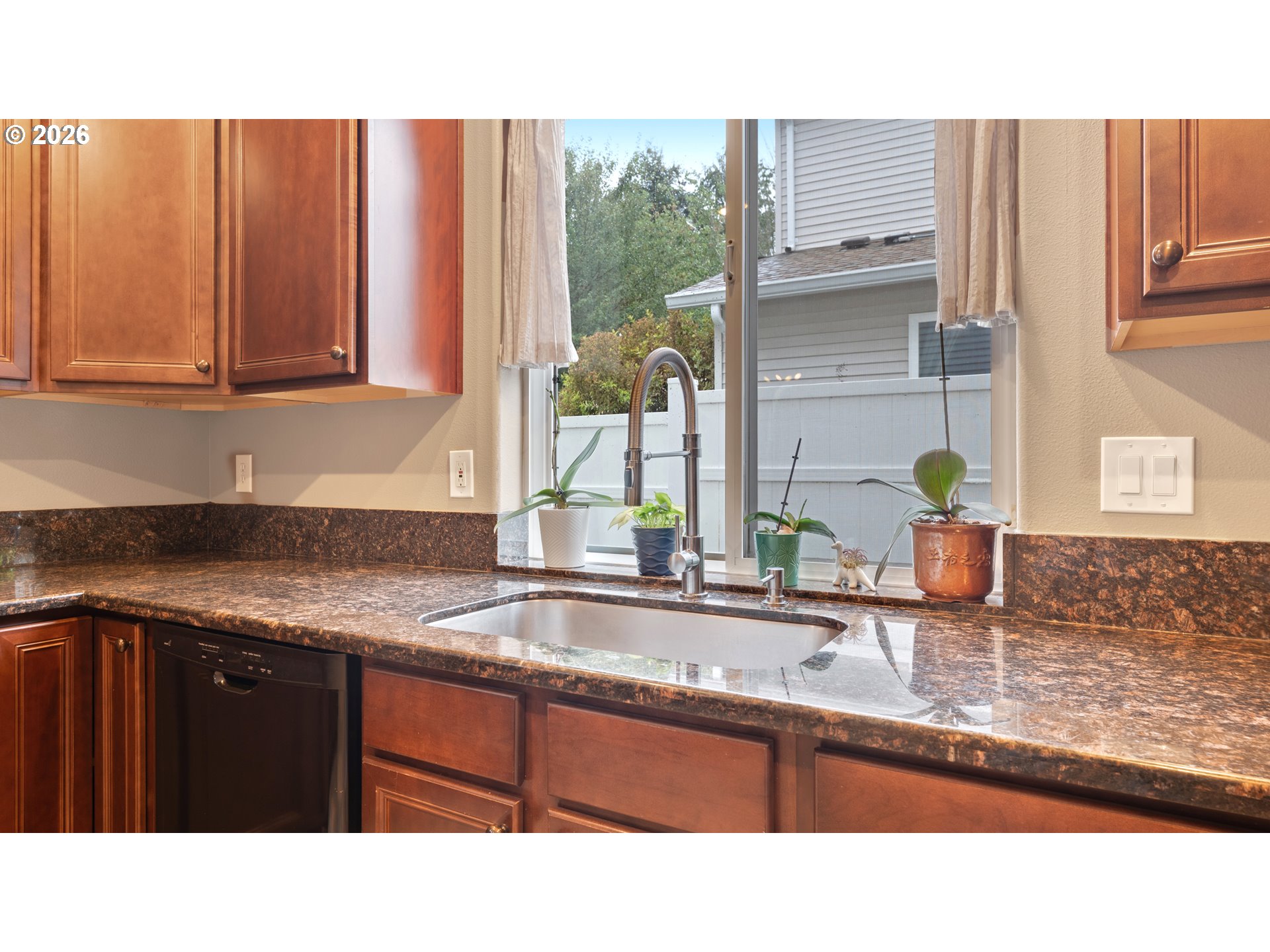 18283 Davis St Property Photo 11
