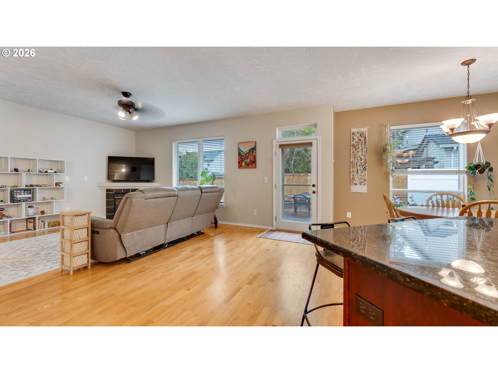 18283 Davis St Property Photo 13