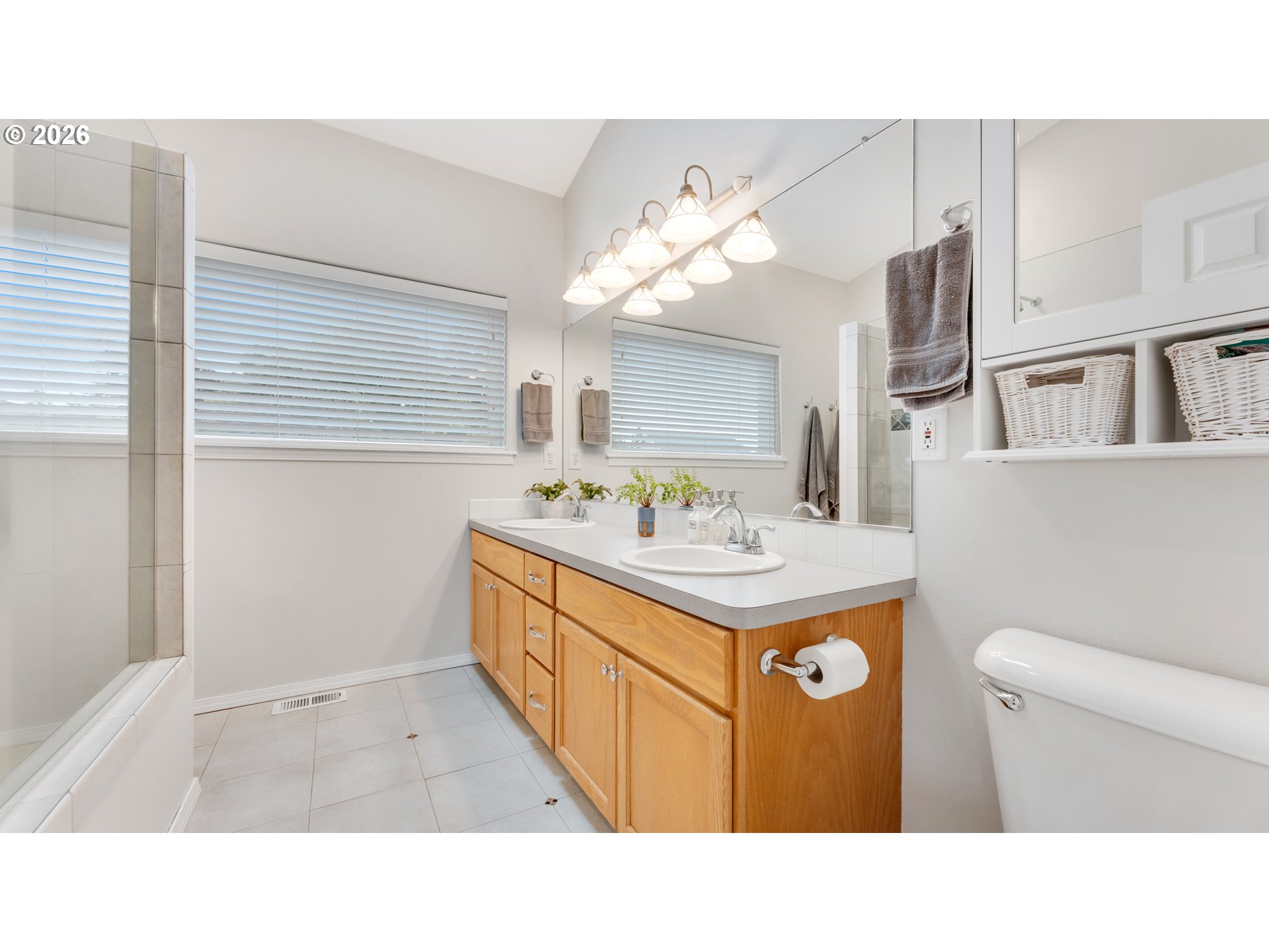 18283 Davis St Property Photo 28