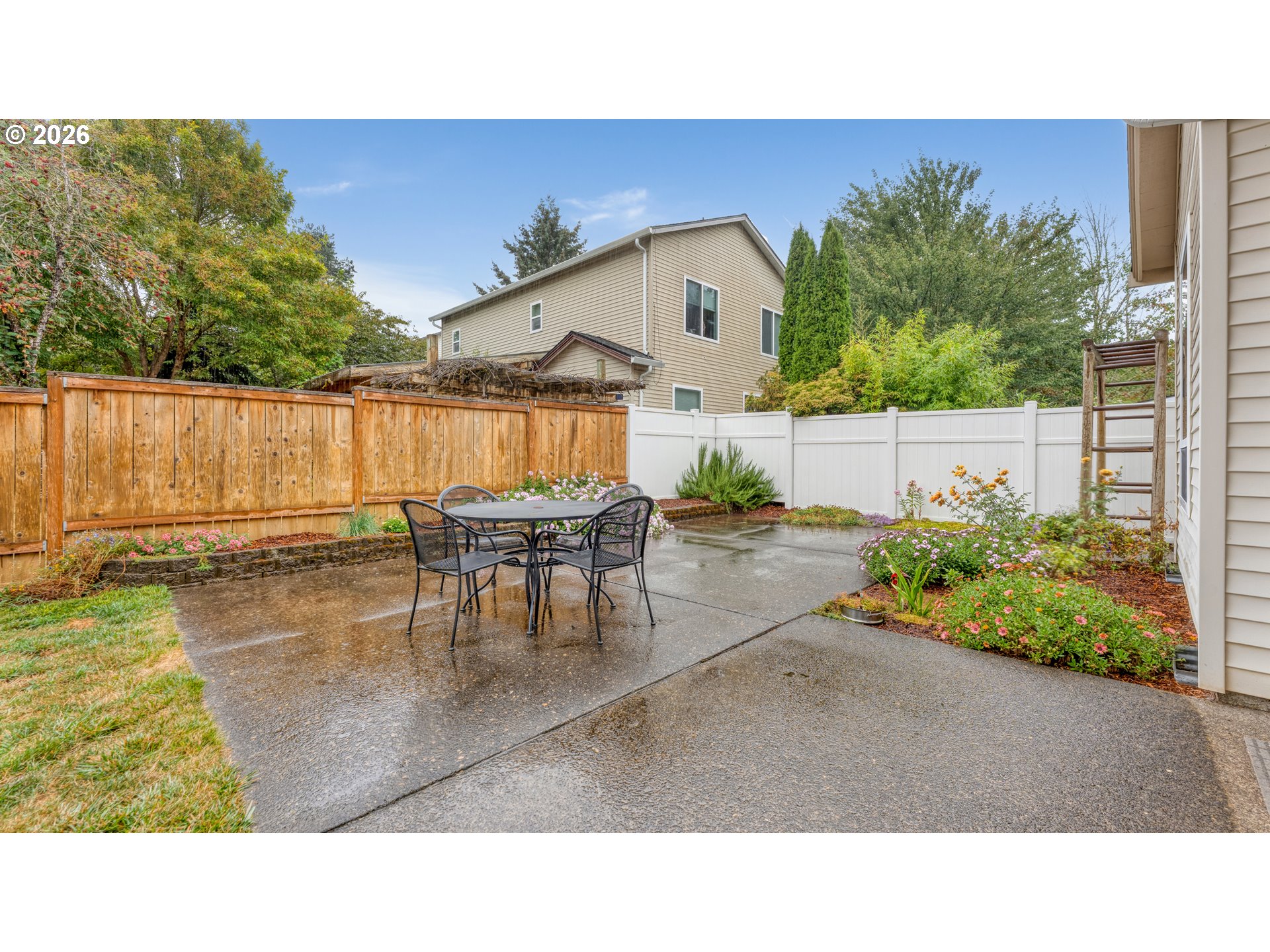 18283 Davis St Property Photo 37