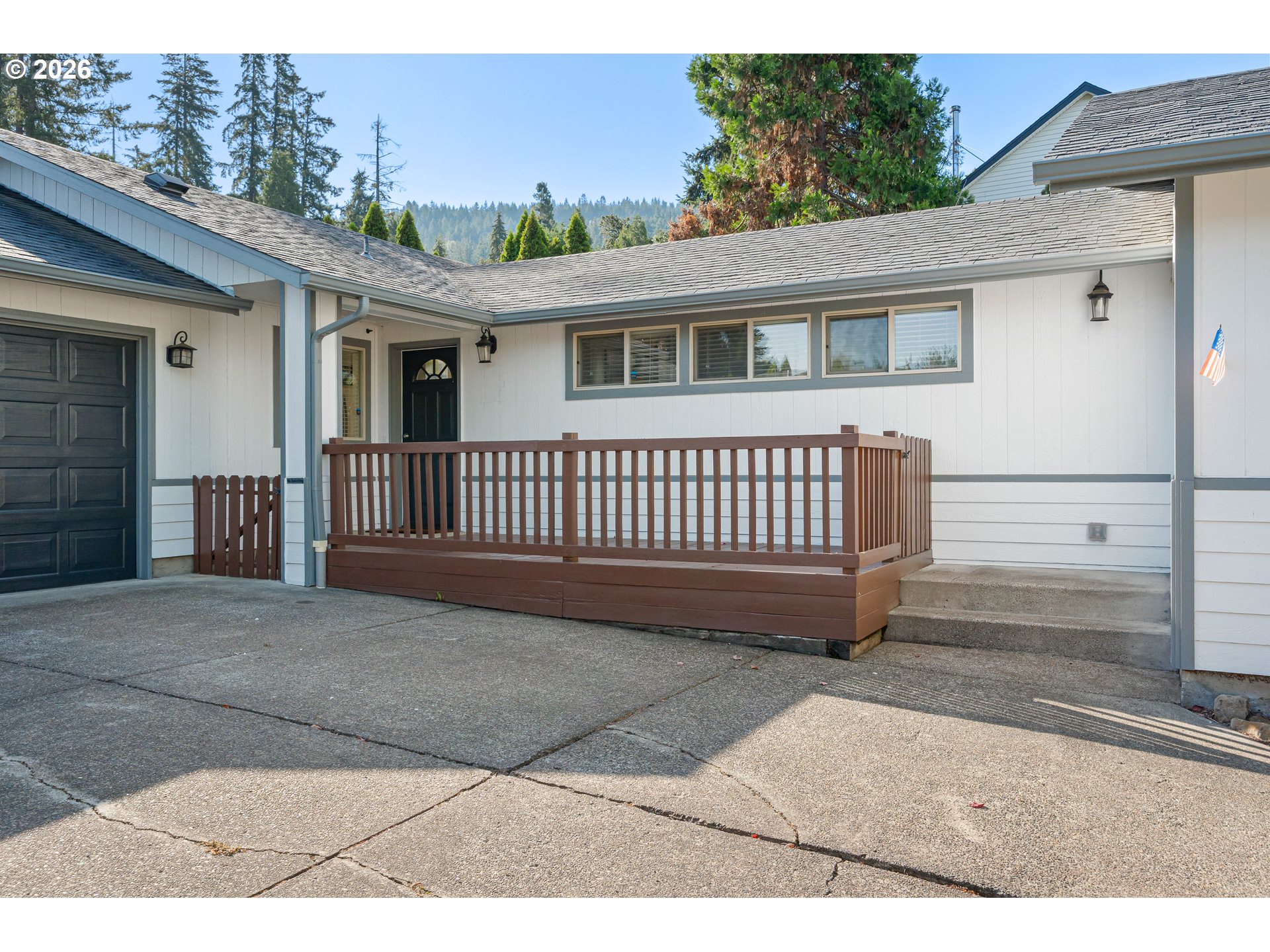 421 S 70th Pl Property Photo 2