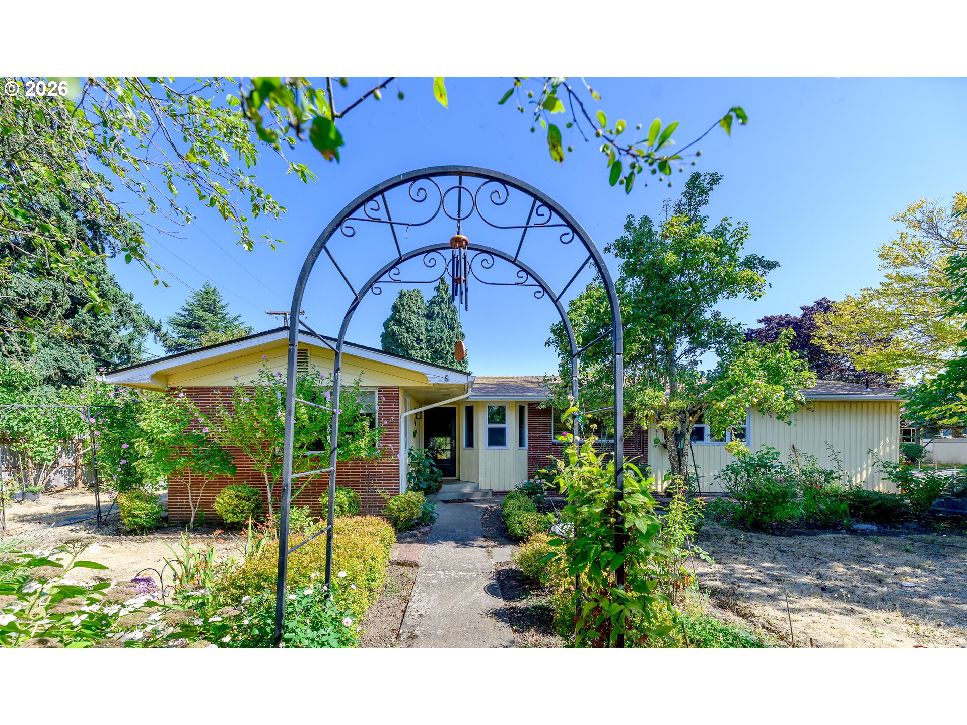 783 HOWARD AVE Property Photo 1