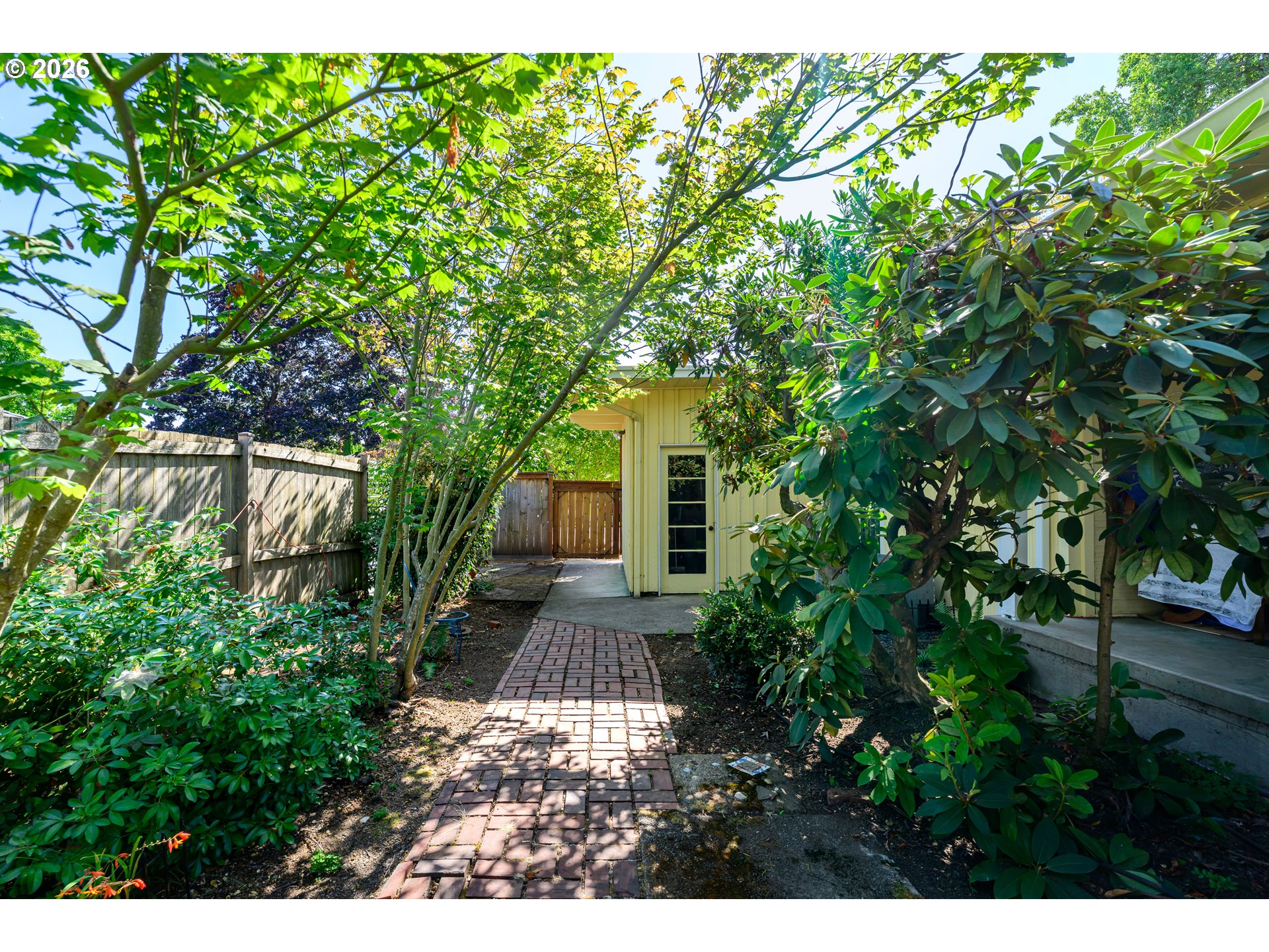 783 Howard Ave Property Photo 4