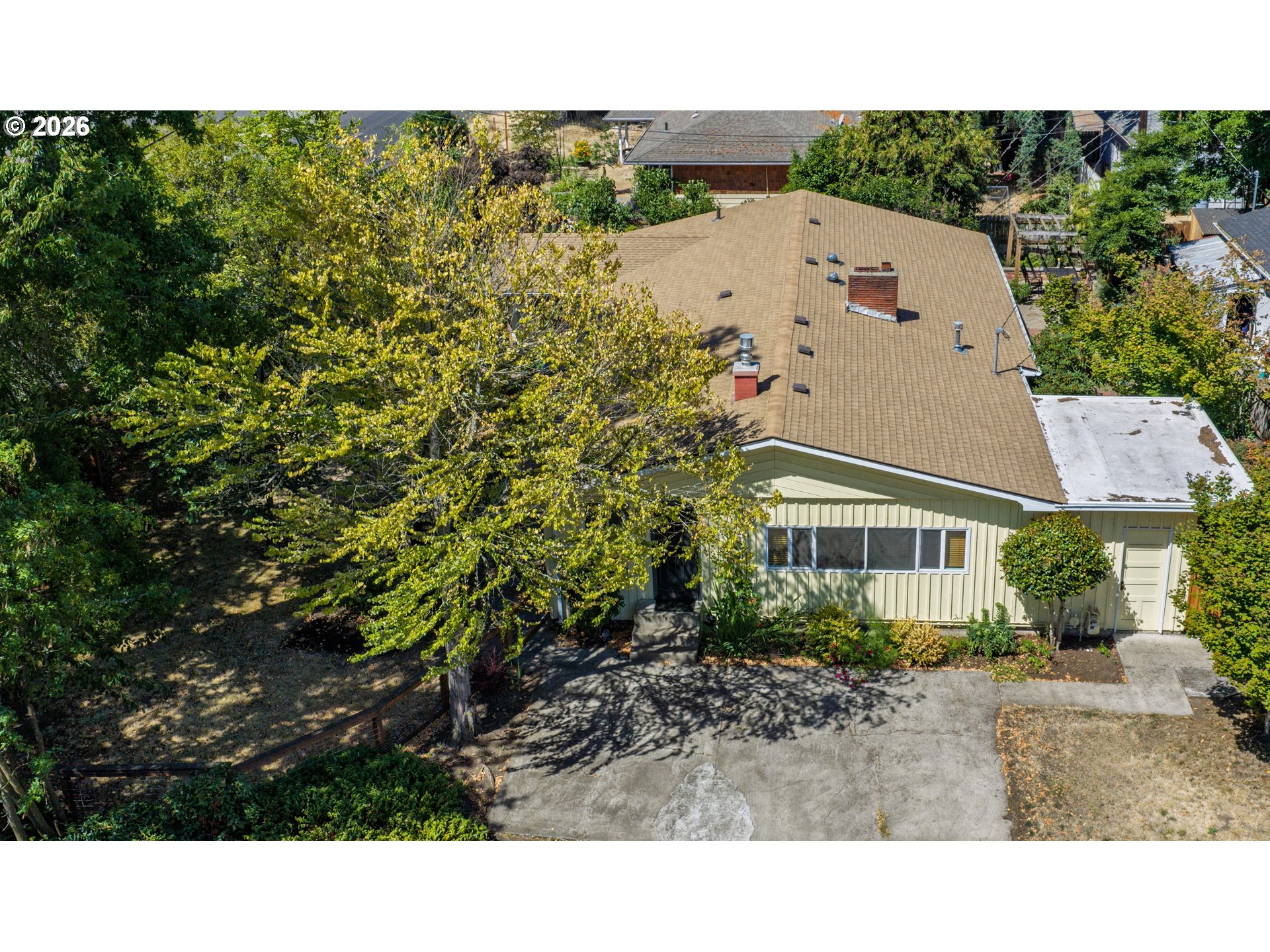 783 Howard Ave Property Photo 32
