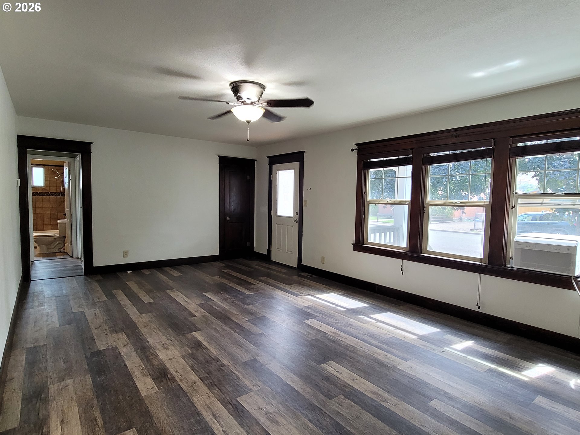1424 Broadway St Property Photo 3