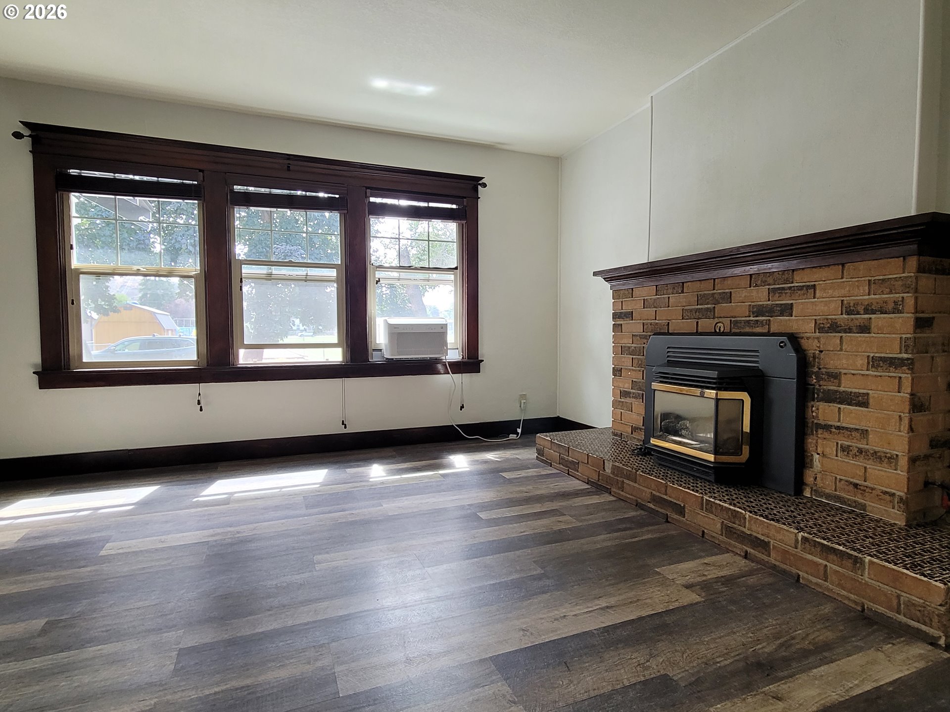 1424 Broadway St Property Photo 5
