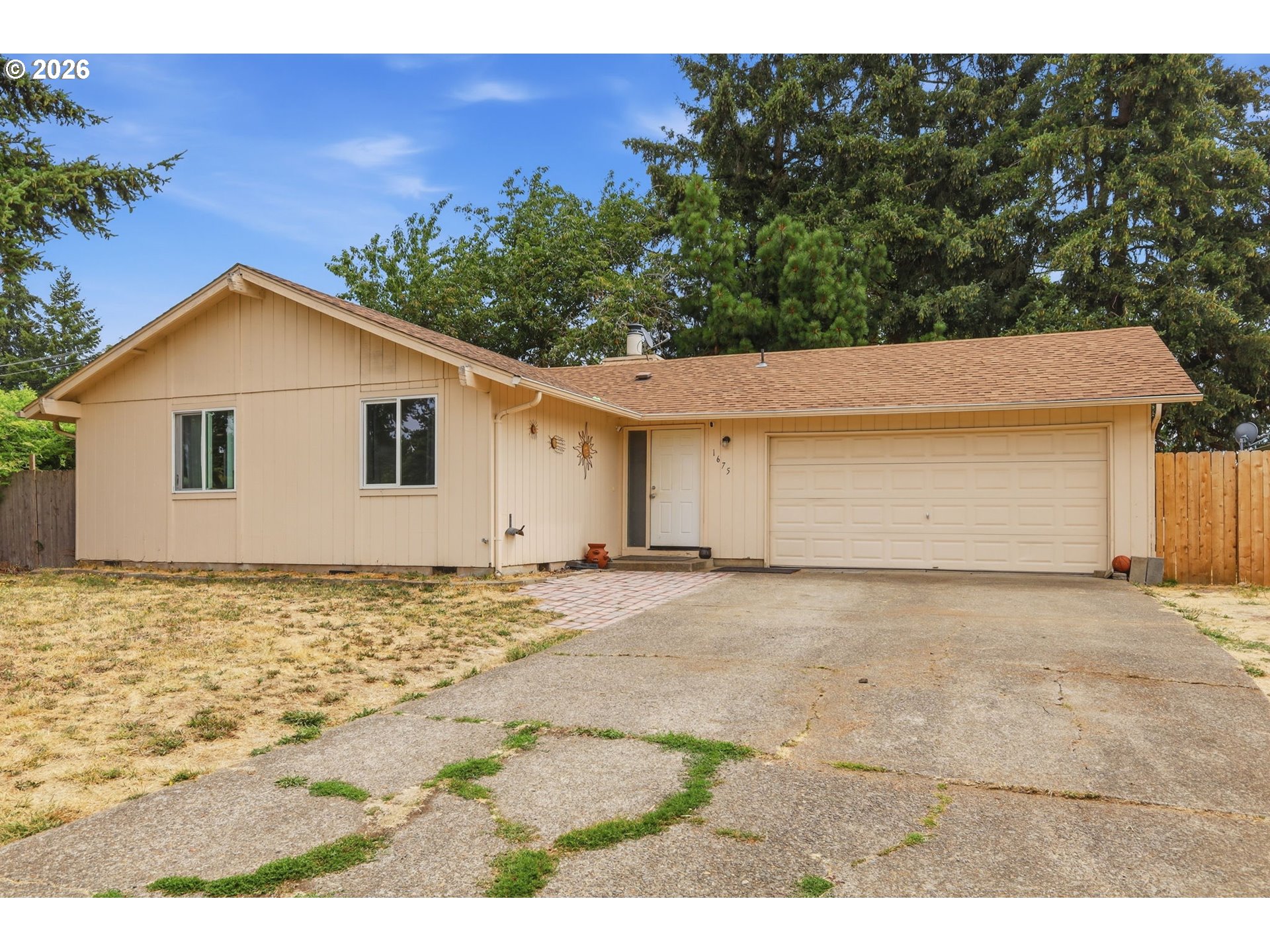 1675 N Danebo Ave Property Photo 1
