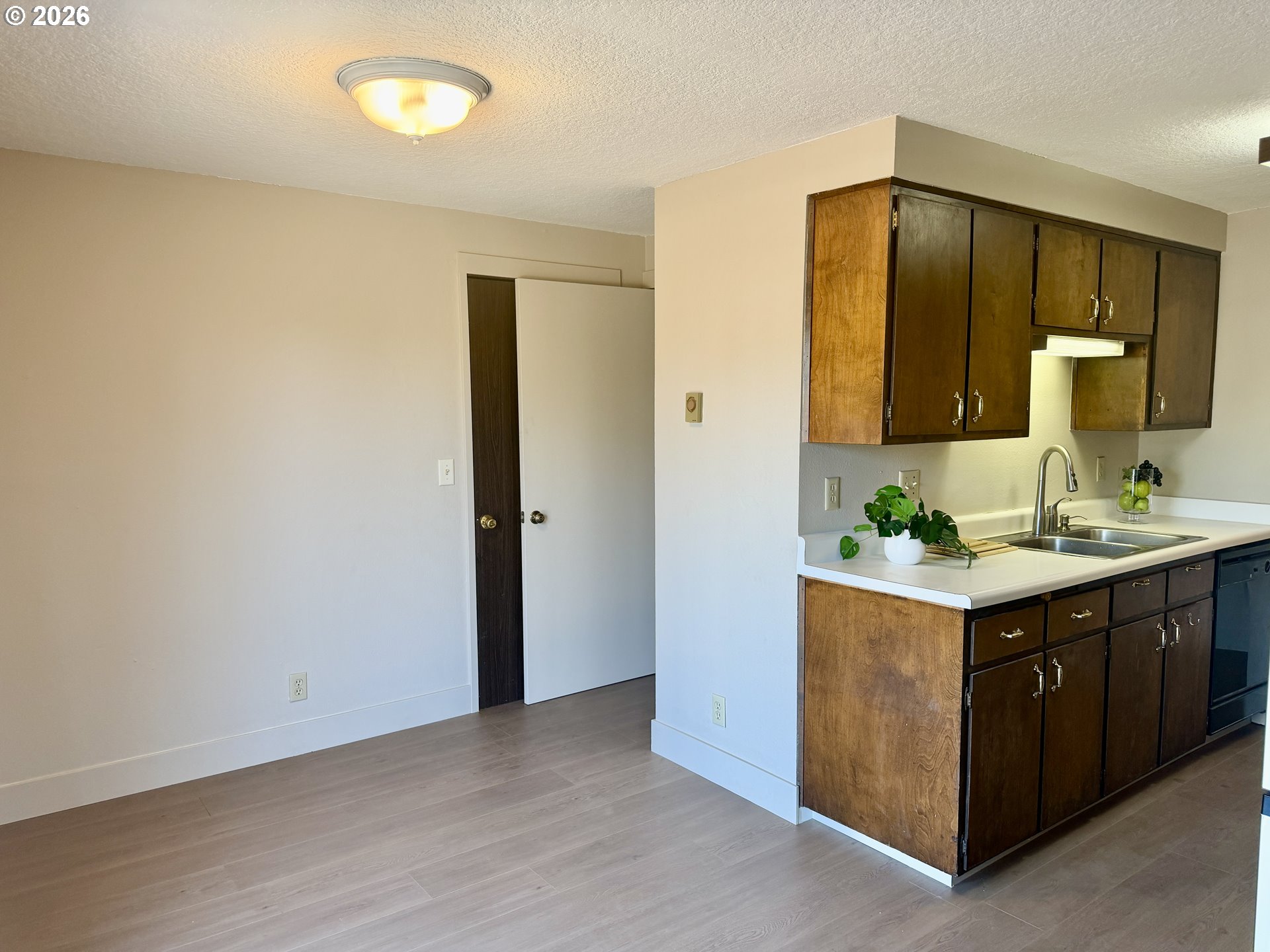 4478 Hilton Dr Property Photo 17