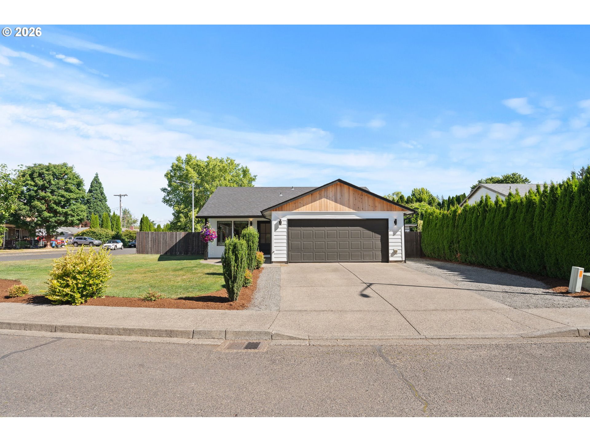 200 SE 5TH CIR Property Photo 1