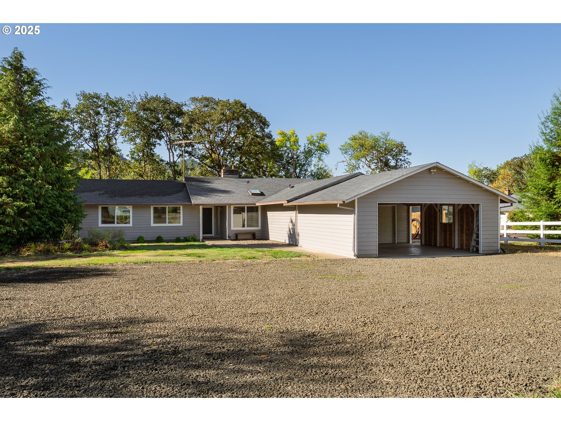 272 Rivershore Dr Property Photo 1