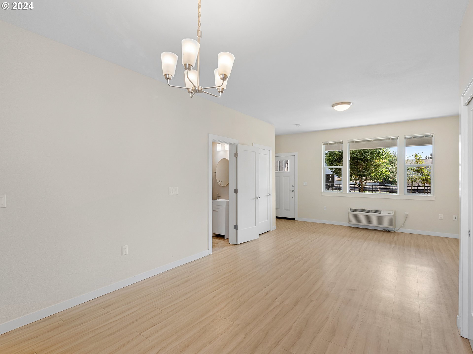 10831 E Burnside St Property Photo 17