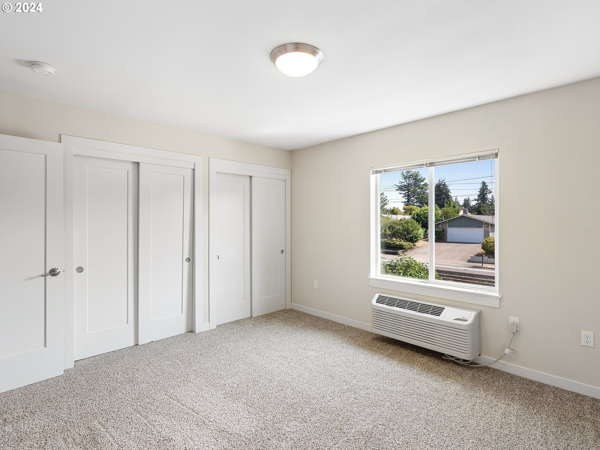 10831 E Burnside St Property Photo 23
