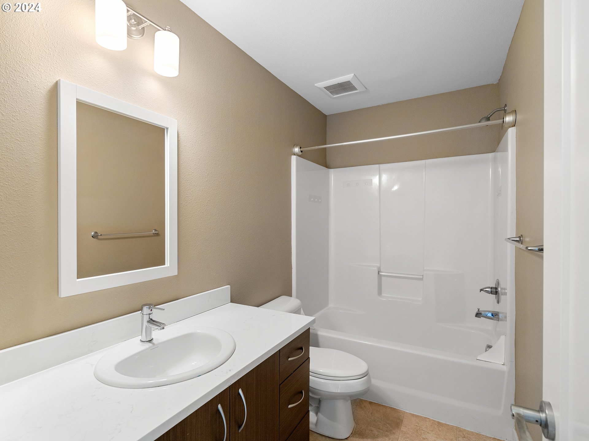 10831 E Burnside St Property Photo 25