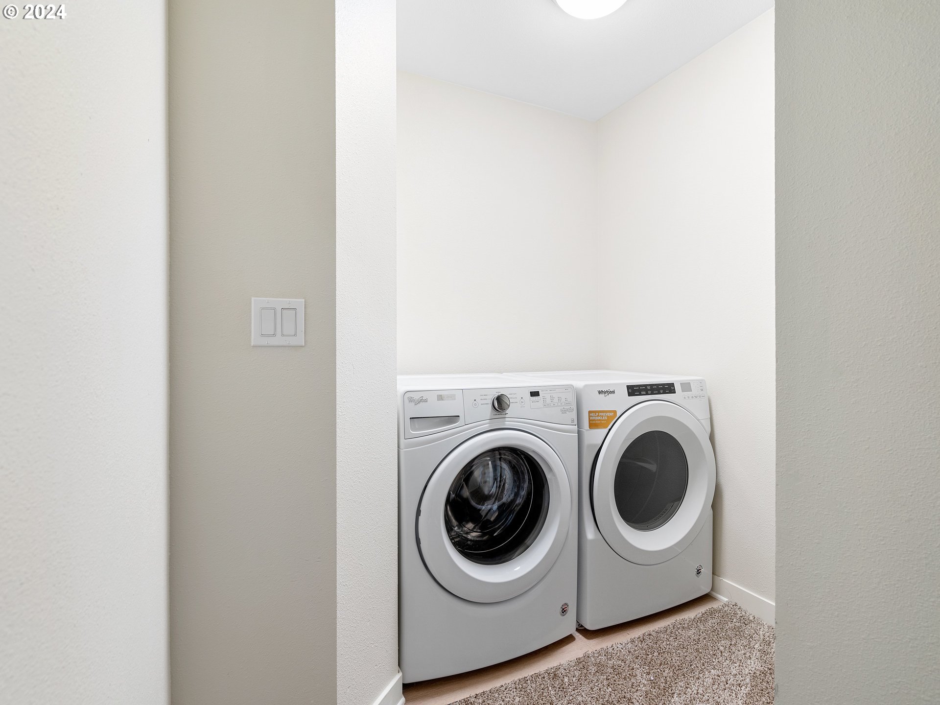 10831 E Burnside St Property Photo 28